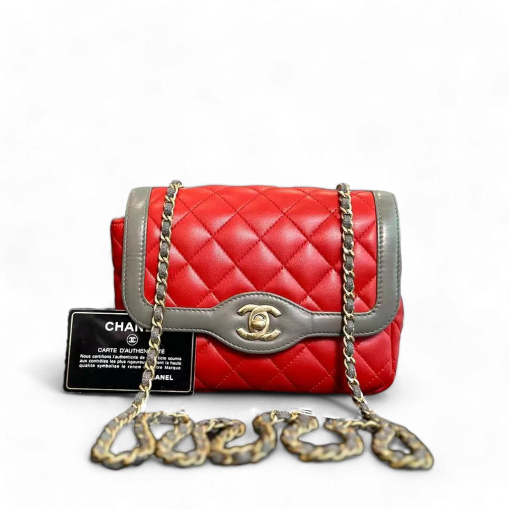 【ヴィンテージ】Rank:S☆Chanel Red Grey Series23 Flap バック Chanel Seasonal Flap Two-Tone Quilted Lambskin Bag - Series 23