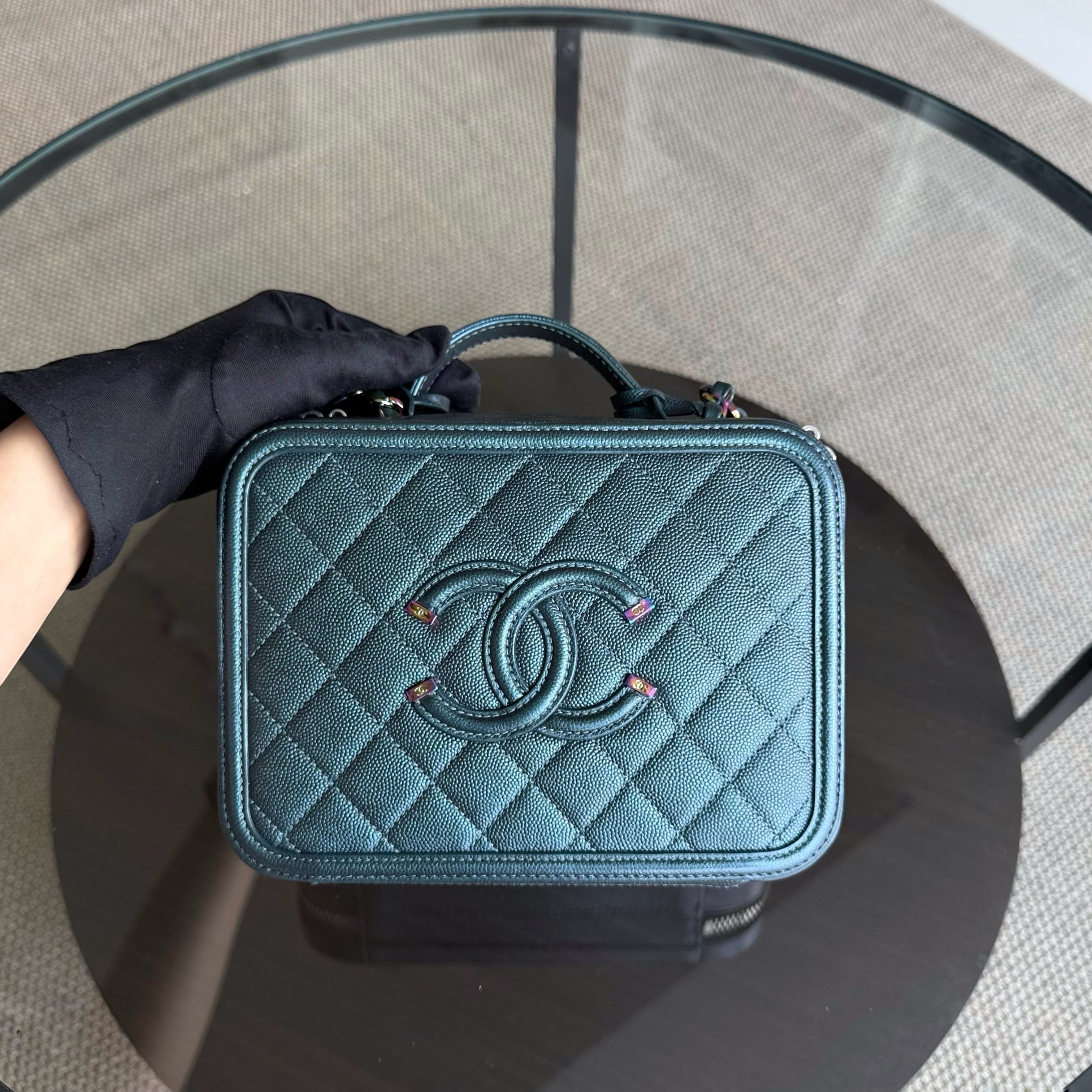 Chanel Filigree Vanity Case Medium - Caviar 21CM Irridiscent Dark Green Gold Hardware Series 26