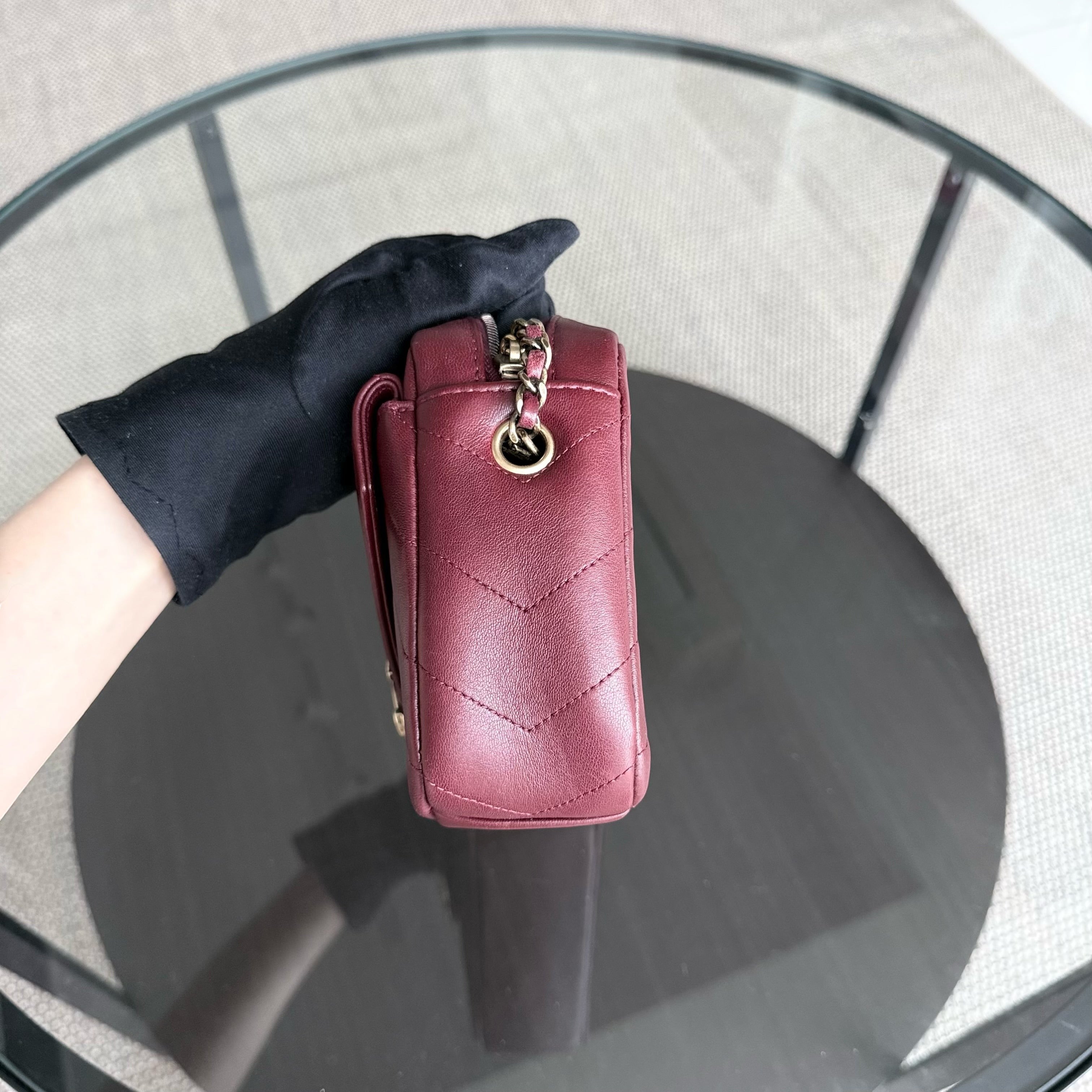 Chanel Flap - 22CM Chevron Calfskin Burgundy Gold Hardware Series 22