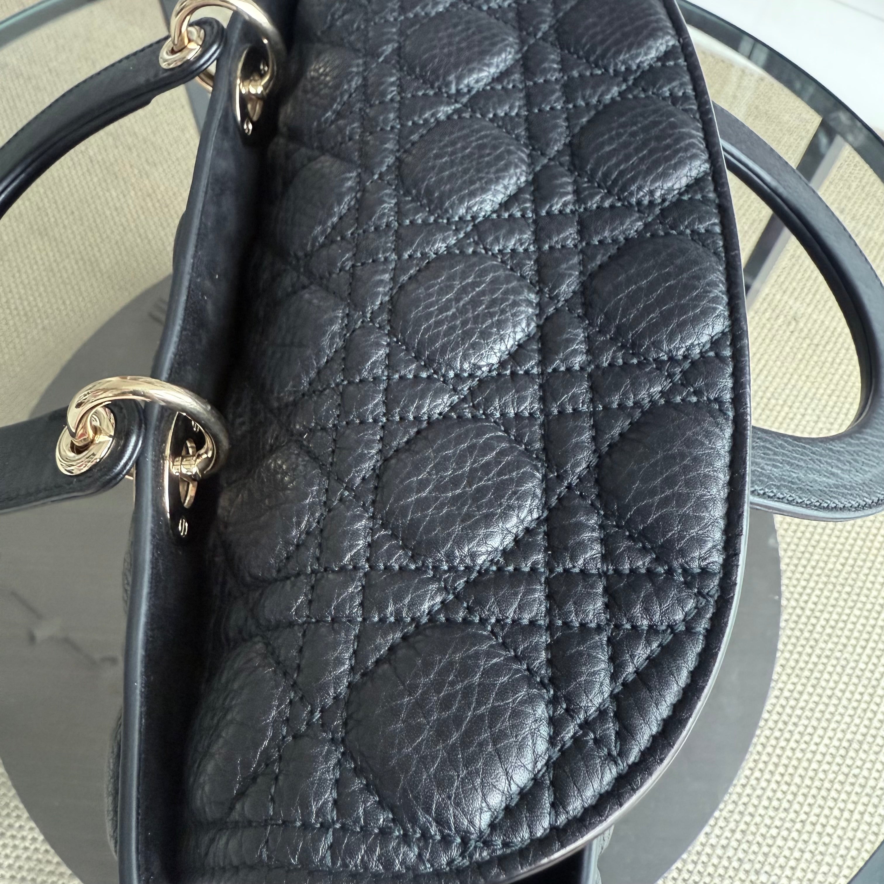 *Flap, Grained Calfskin* Lady Large Flap Grained Calfskin Cannage Black GHW