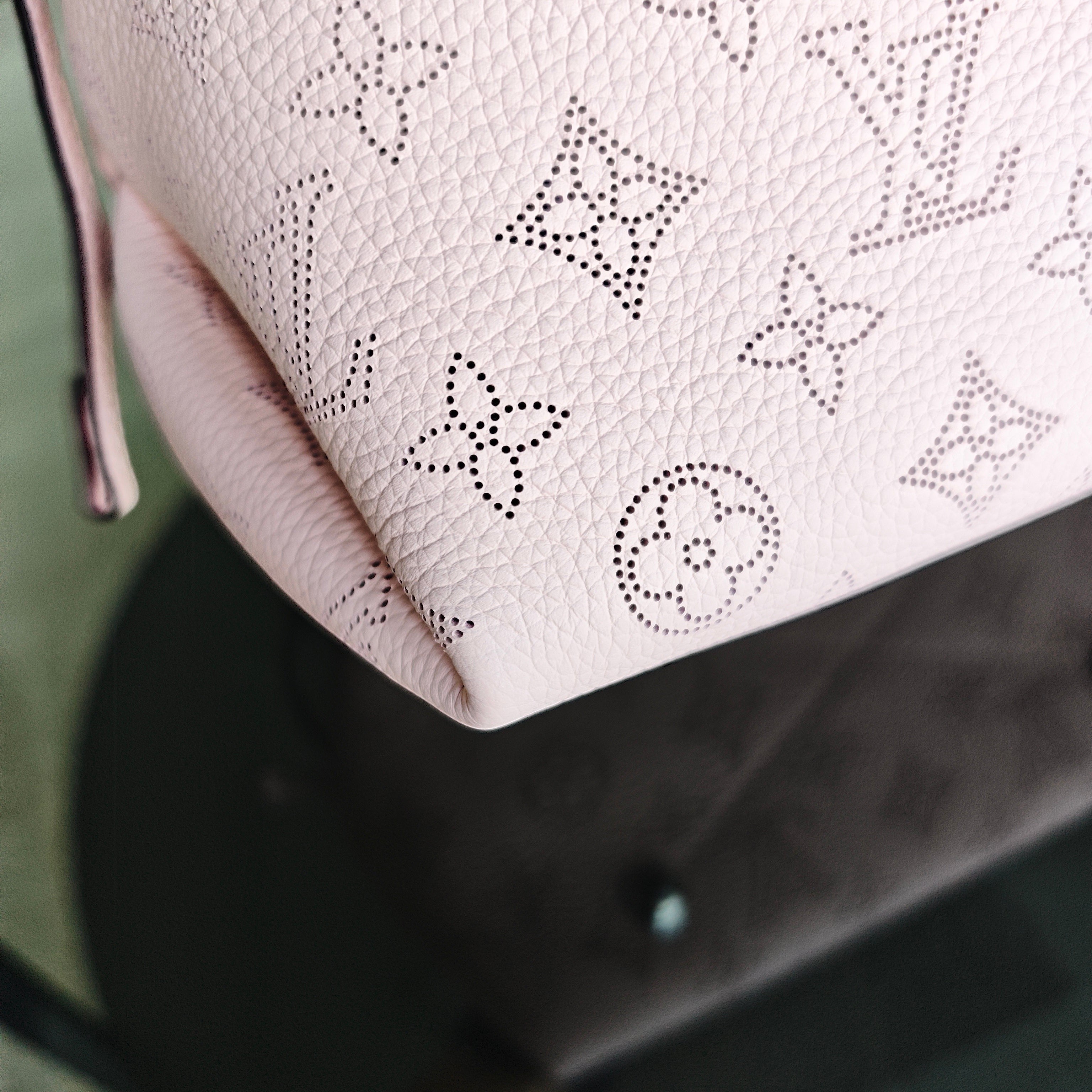 LOUIS VUITON Bella Bucket Bag Sakura Pink Calfskin Gold Hardware