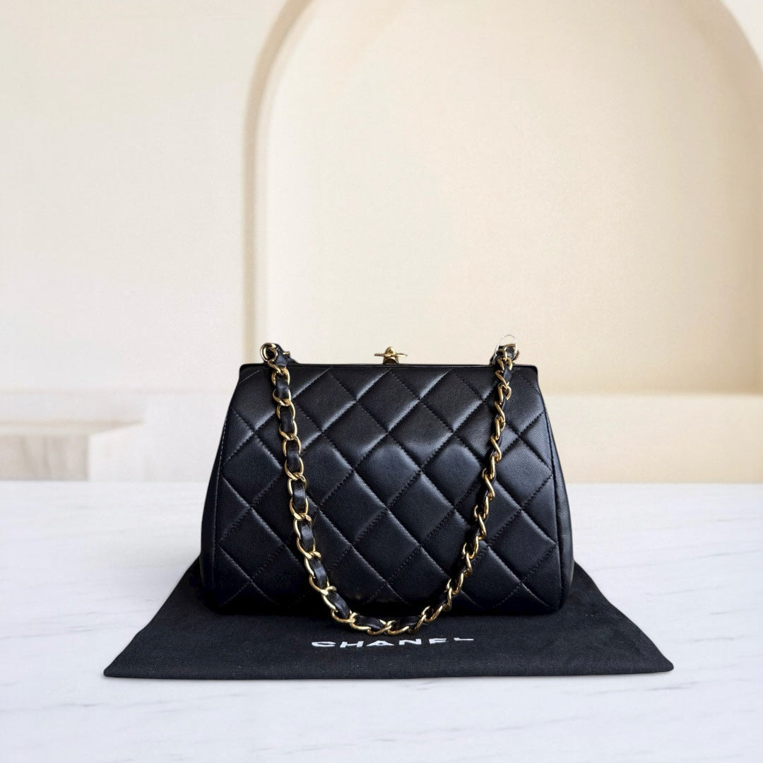 Chanel KissLock Clutch With Chain - Lambskin 19CM Quilted Black Gold Hardware Series 4