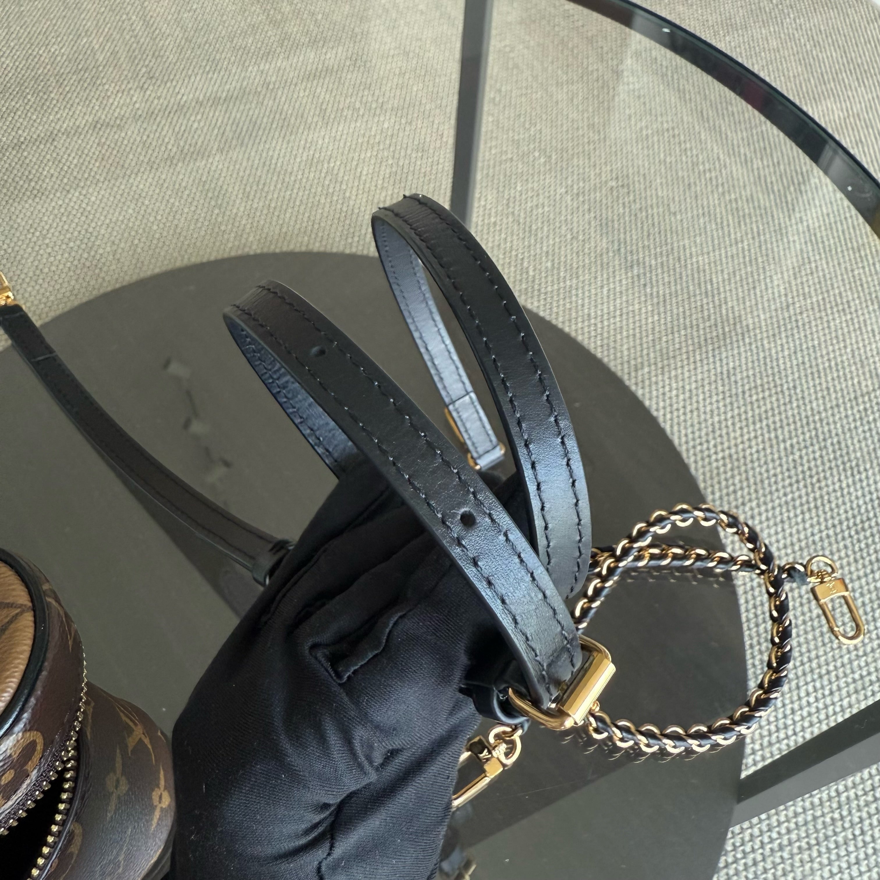 Louise Vuitton Vanity Chain Pouch Monogram