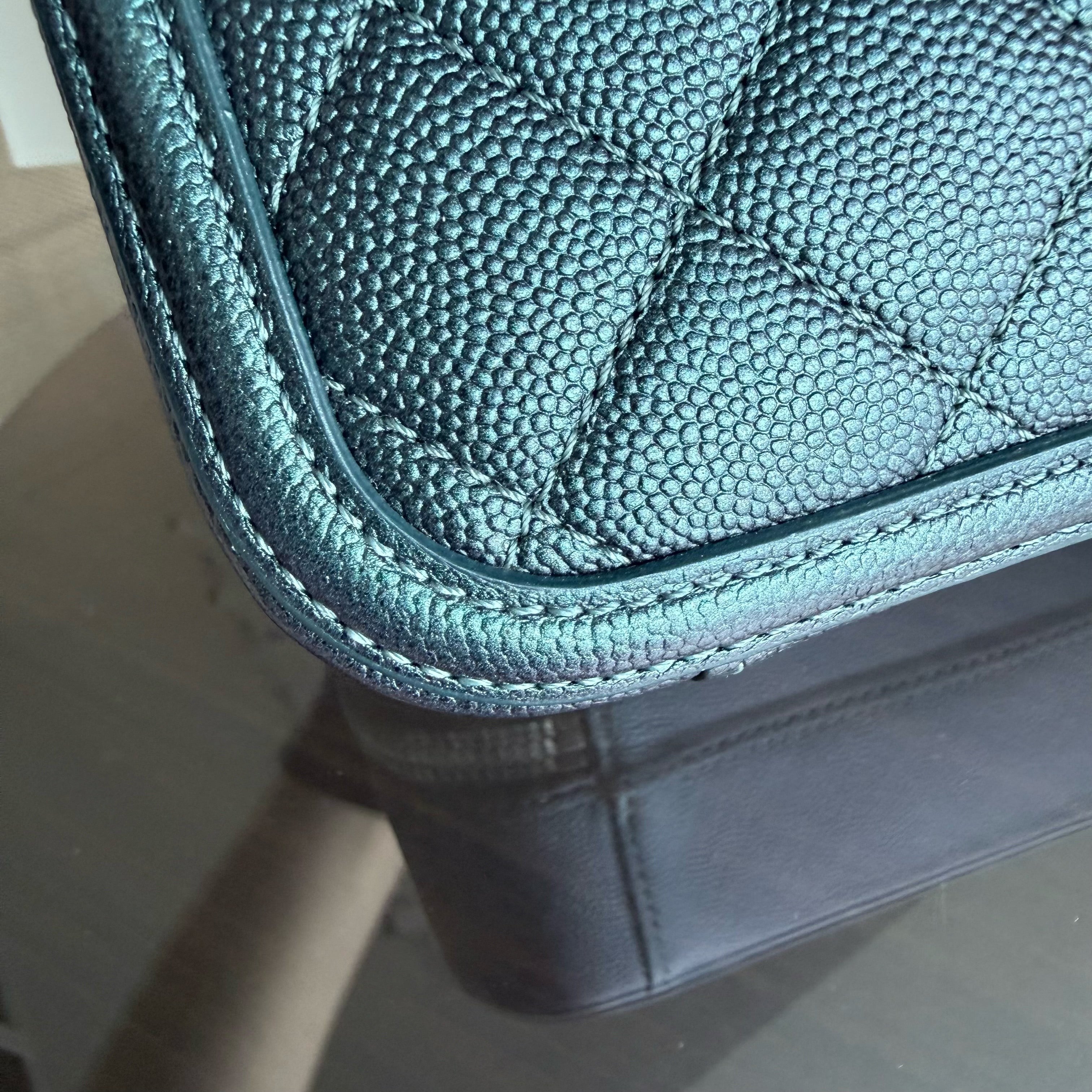 Chanel Filigree Vanity Case Medium - Caviar 21CM Irridiscent Dark Green Gold Hardware Series 26