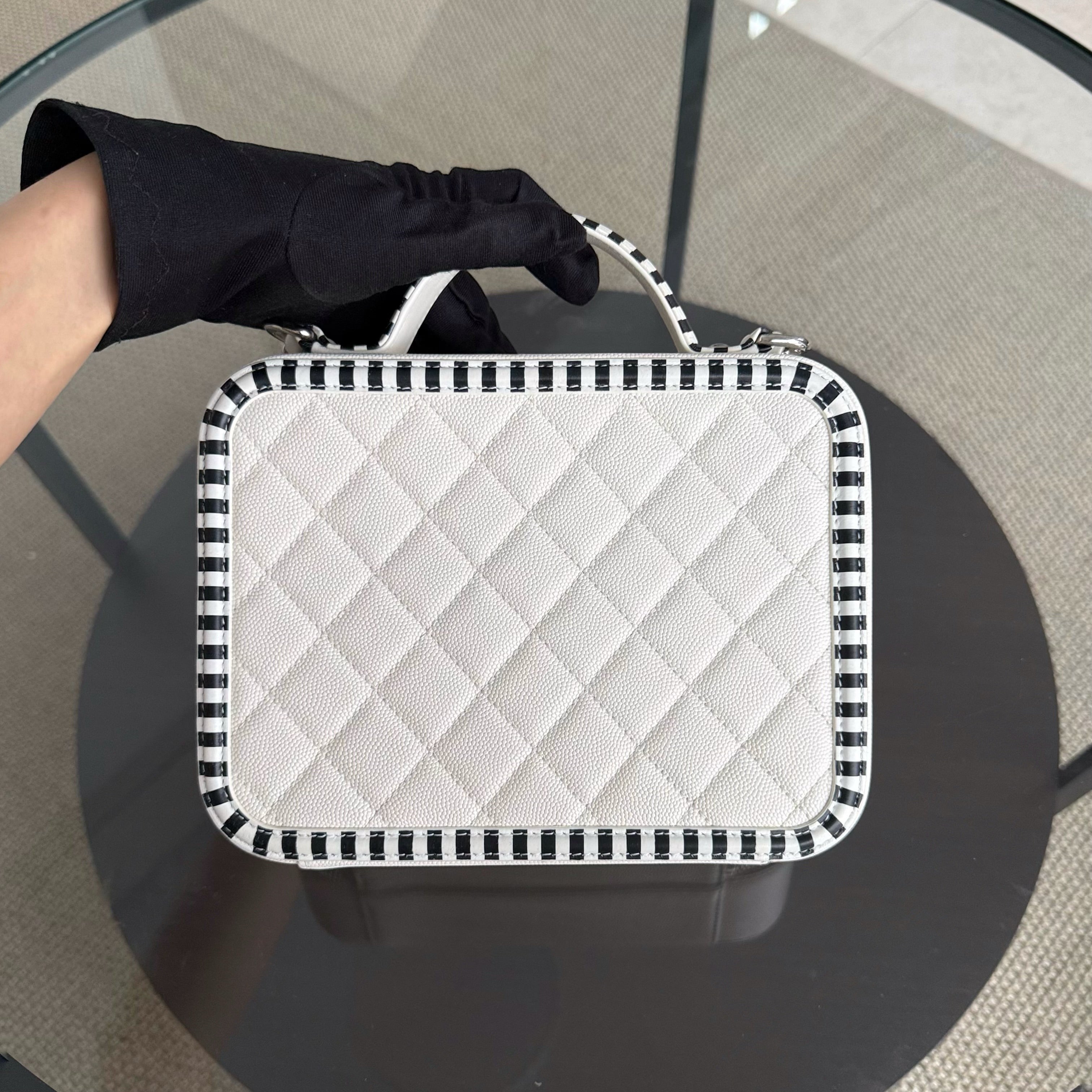 Chanel Filigree Vanity Case Medium - 21CM Caviar Quilted Two tone White-Black Gold Hardware Series 27