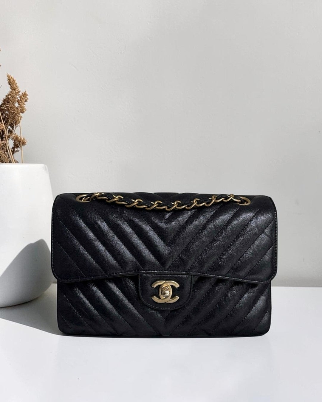 Chanel Classic Flap Small - Calfskin 23CM Quilted Black Gold Hardware Series 26