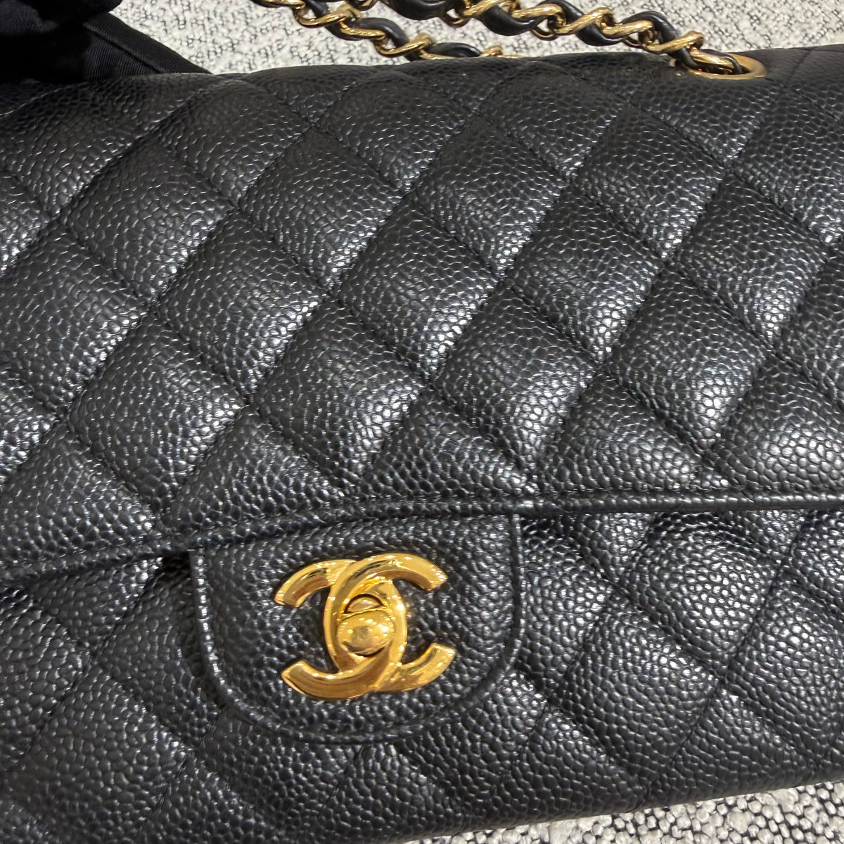 Chanel Classic Flap Medium - 25CM Quilted Caviar Black Gold Hardware