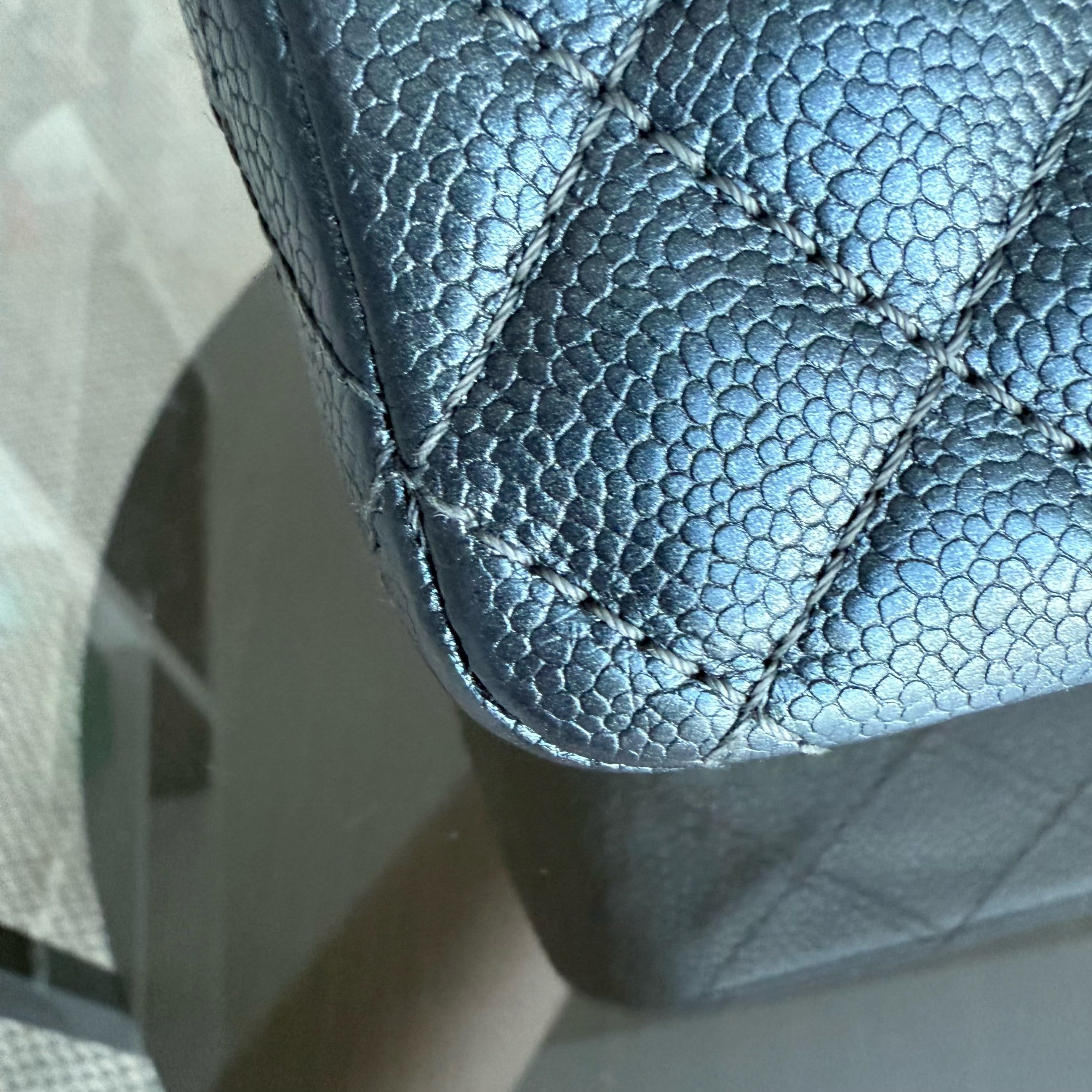 Chanel Classic Flap Medium - Caviar 25CM Quilted Grained Calfskin Black Silver Hardware Series 20