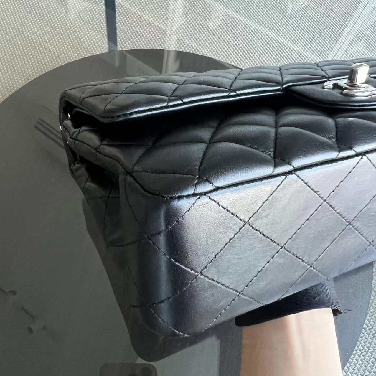 *Full Set, Receipt* Medium Classic Flap Quilted Lambskin Black Silver Hardware Series 19