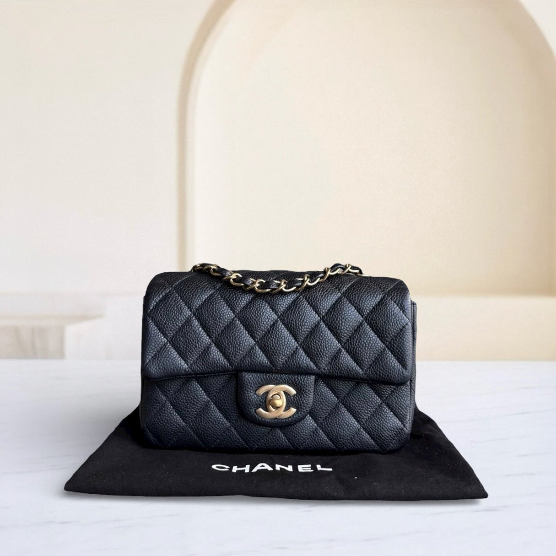 Chanel Classic Flap Mini - Caviar 20CM Quilted Black Gold Hardware Series 20