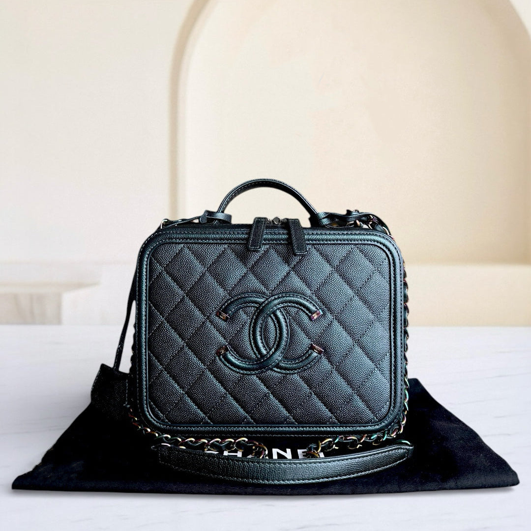 Chanel Filigree Vanity Case Medium - Caviar 21CM Irridiscent Dark Green Gold Hardware Series 26