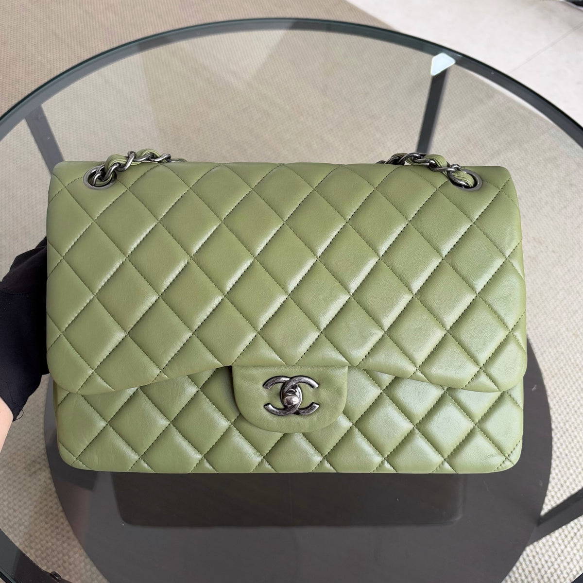 Chanel Classic Flap Jumbo - Double Flap 30CM Quilted Lambskin Olive Green Ruthennium Silver Hardware Series 20