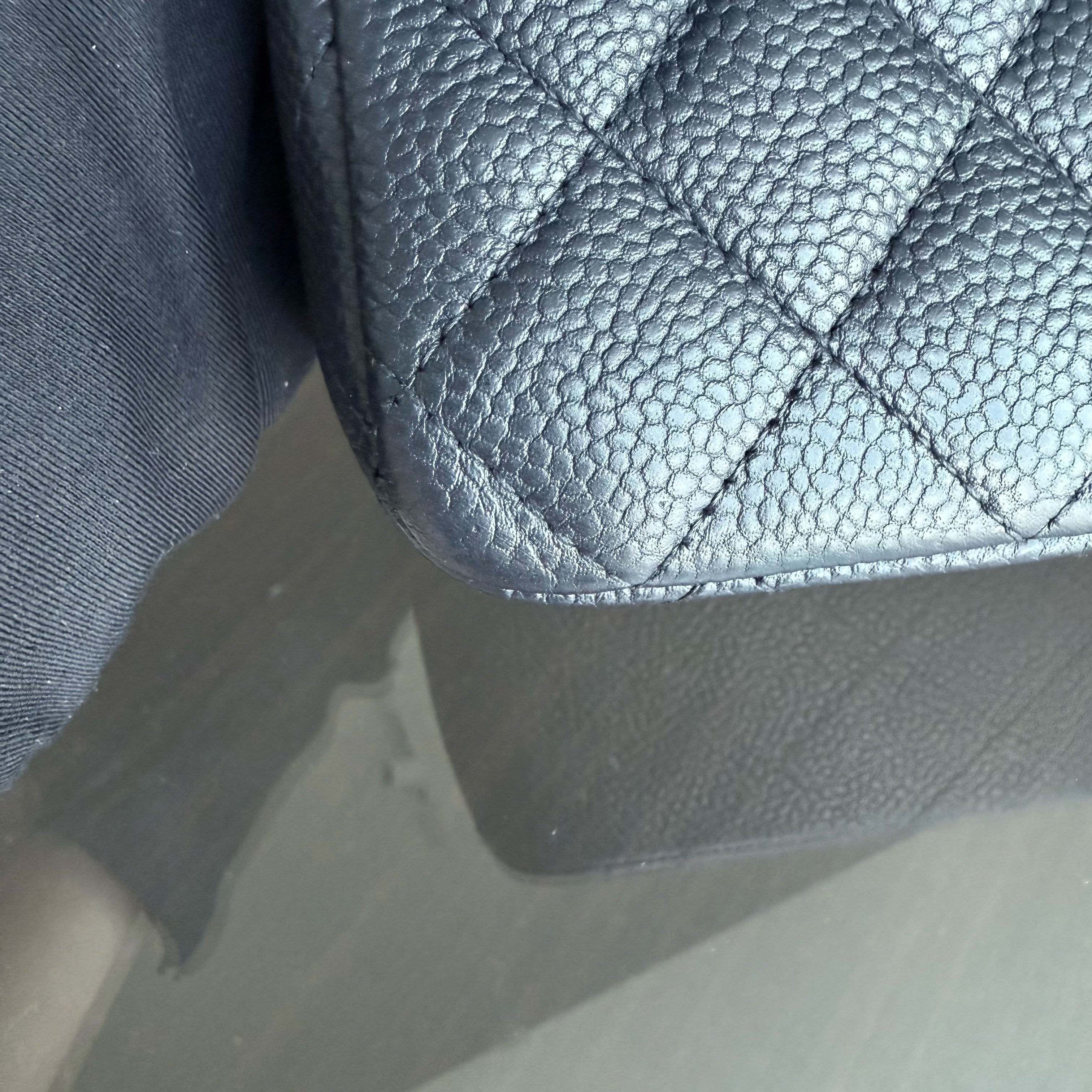 Chanel Classic Flap Mini - Caviar 20CM Quilted Grained Calfskin Black Gold Hardware Series 20