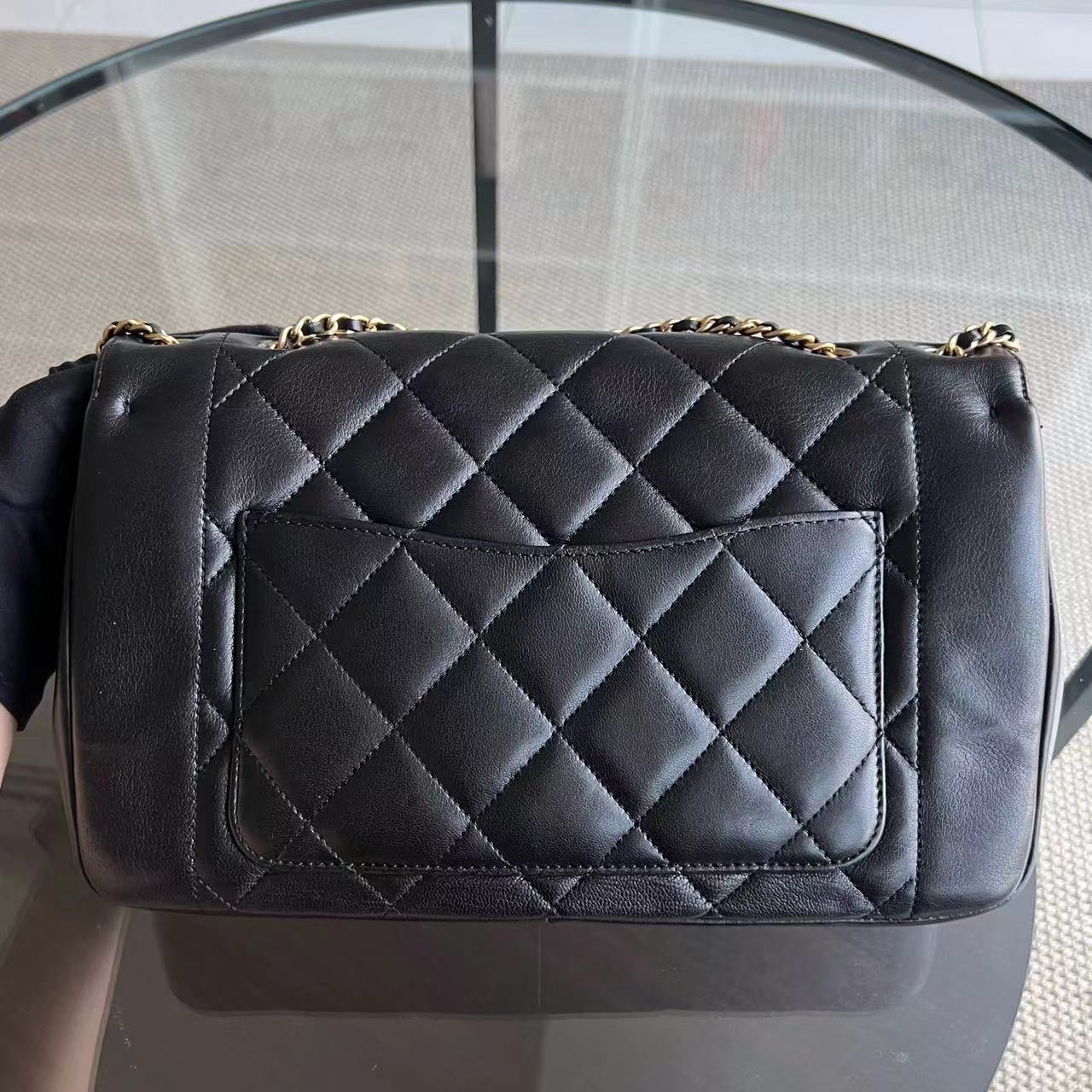 *Modern Reissue* Diana Modern Reissue 28CM Quilted Lambskin Black Golden Hardware Series 20