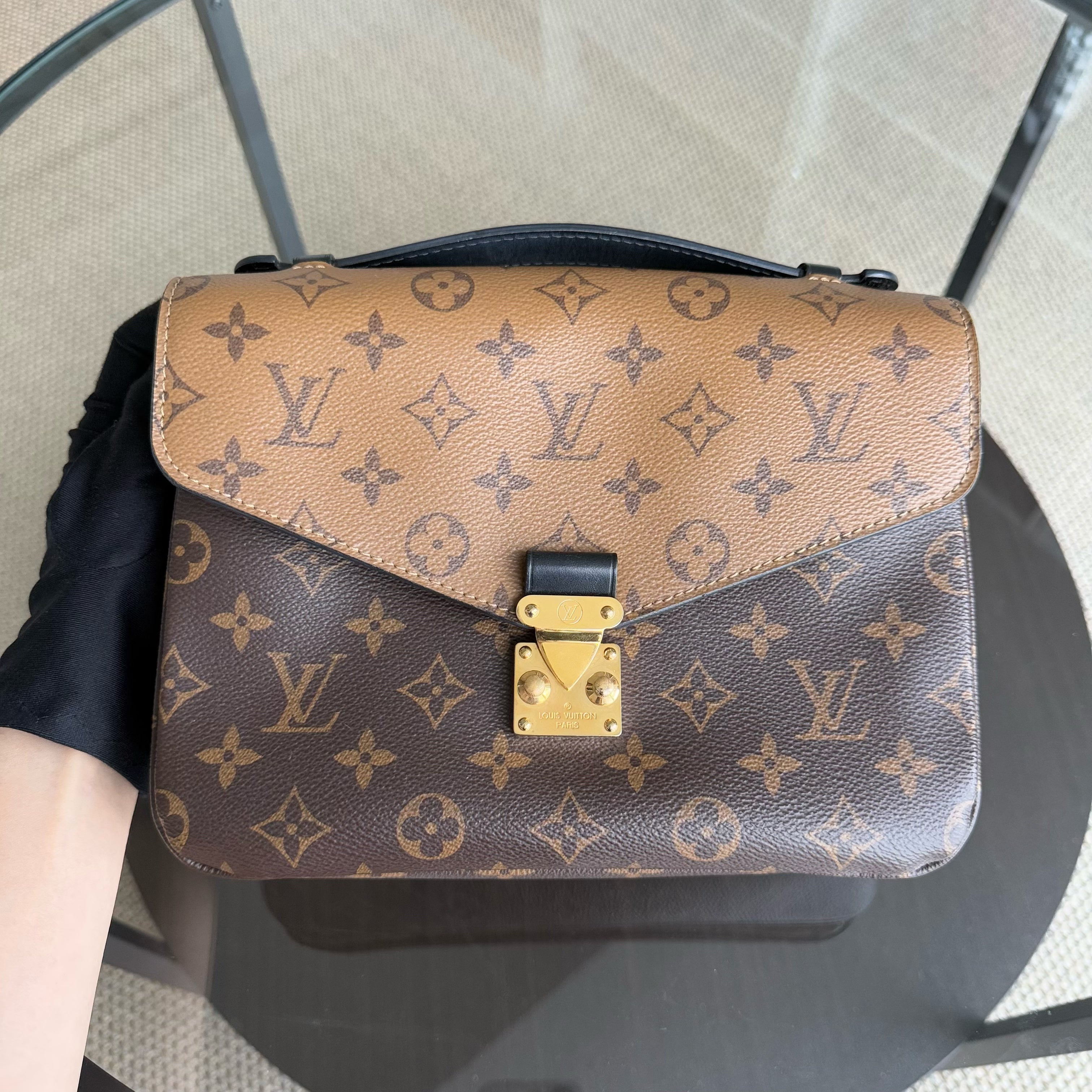 Louis Vuitton Pochette Metis - Reverse Monogram Canvas Gold Hardware