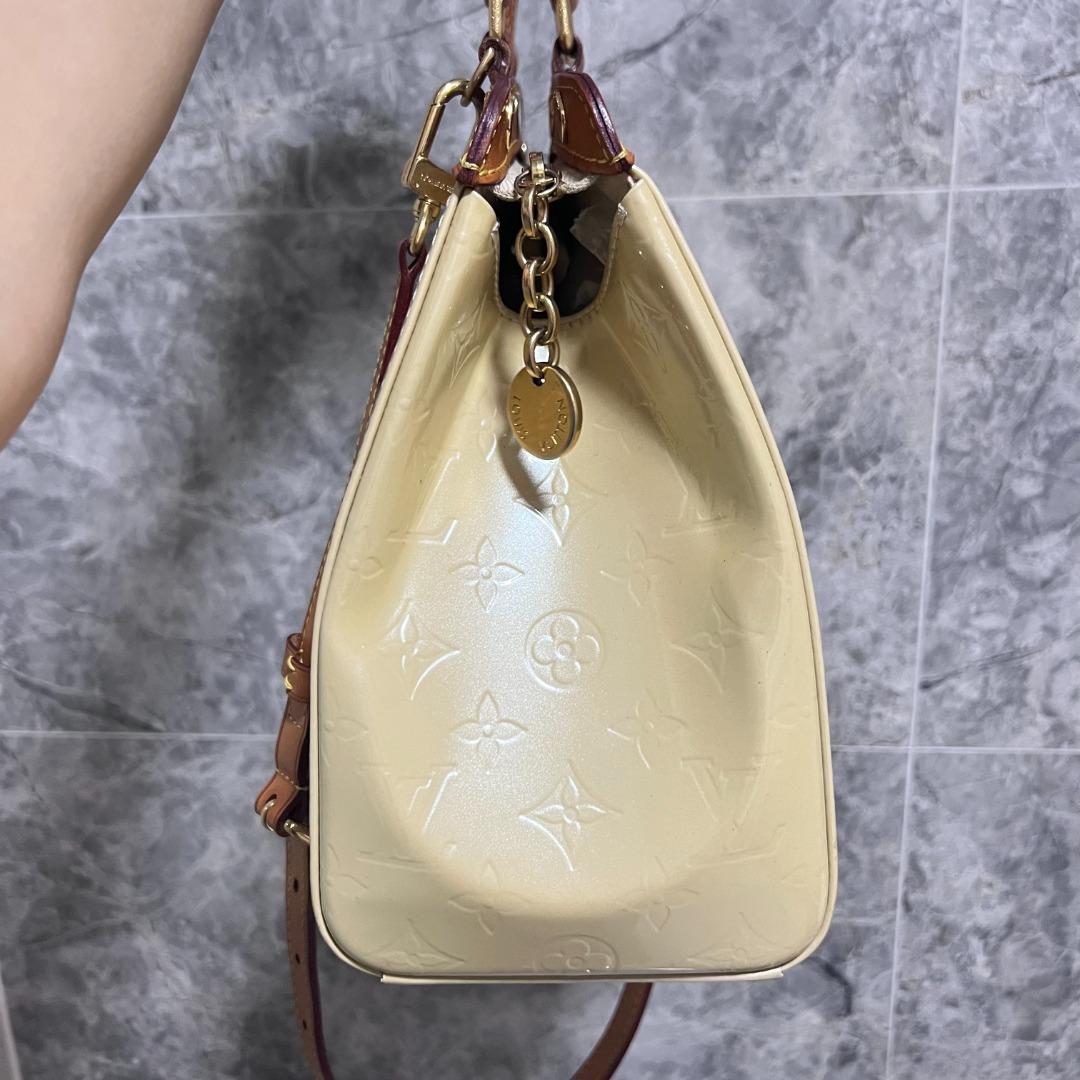 Authentic LV Louis Vuitton Brea Patent Leather White - Luxury Evermore