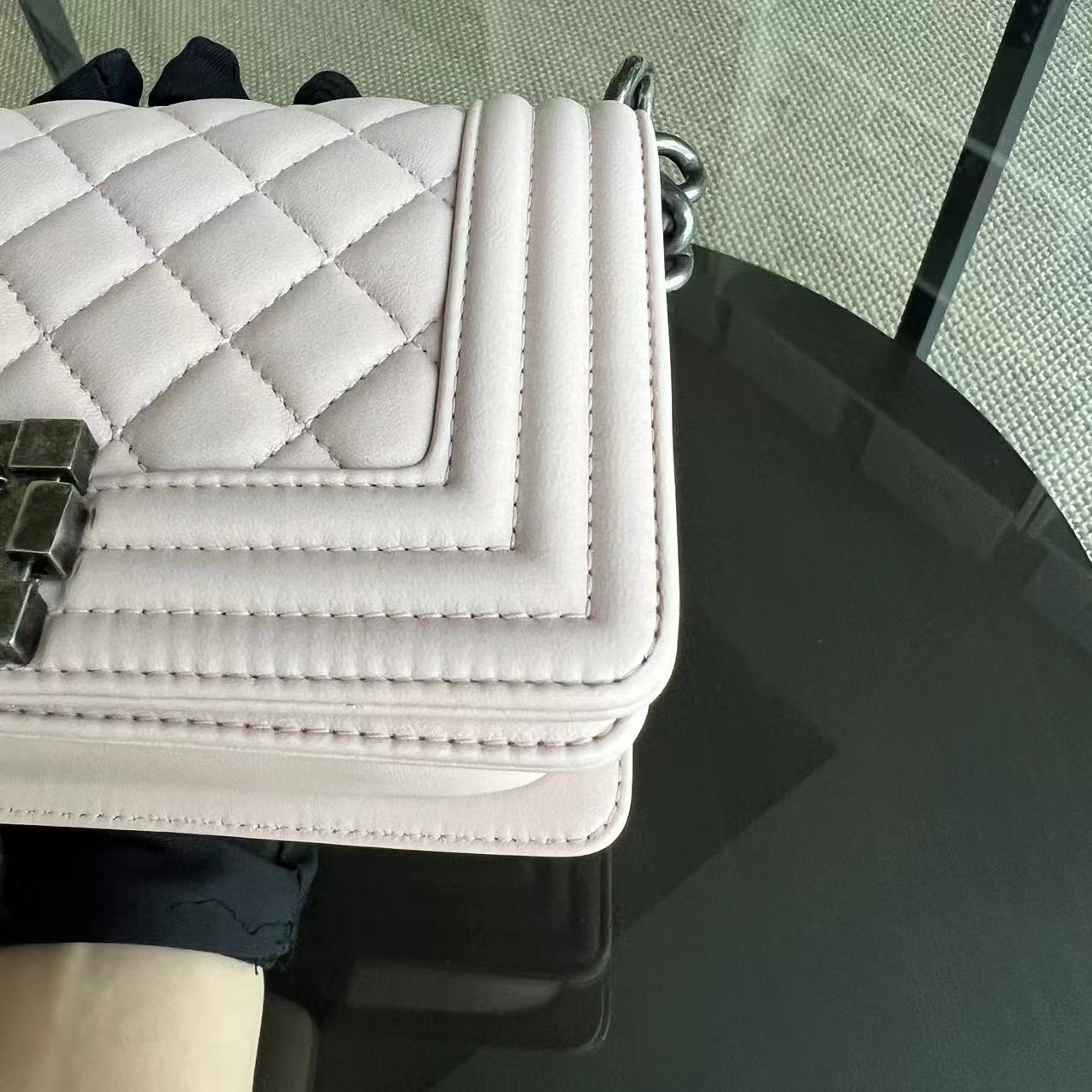 Chanel Boy Small - 20CM Quilted Lambskin Light Pink Ruthenium Silver Hardware Series 19