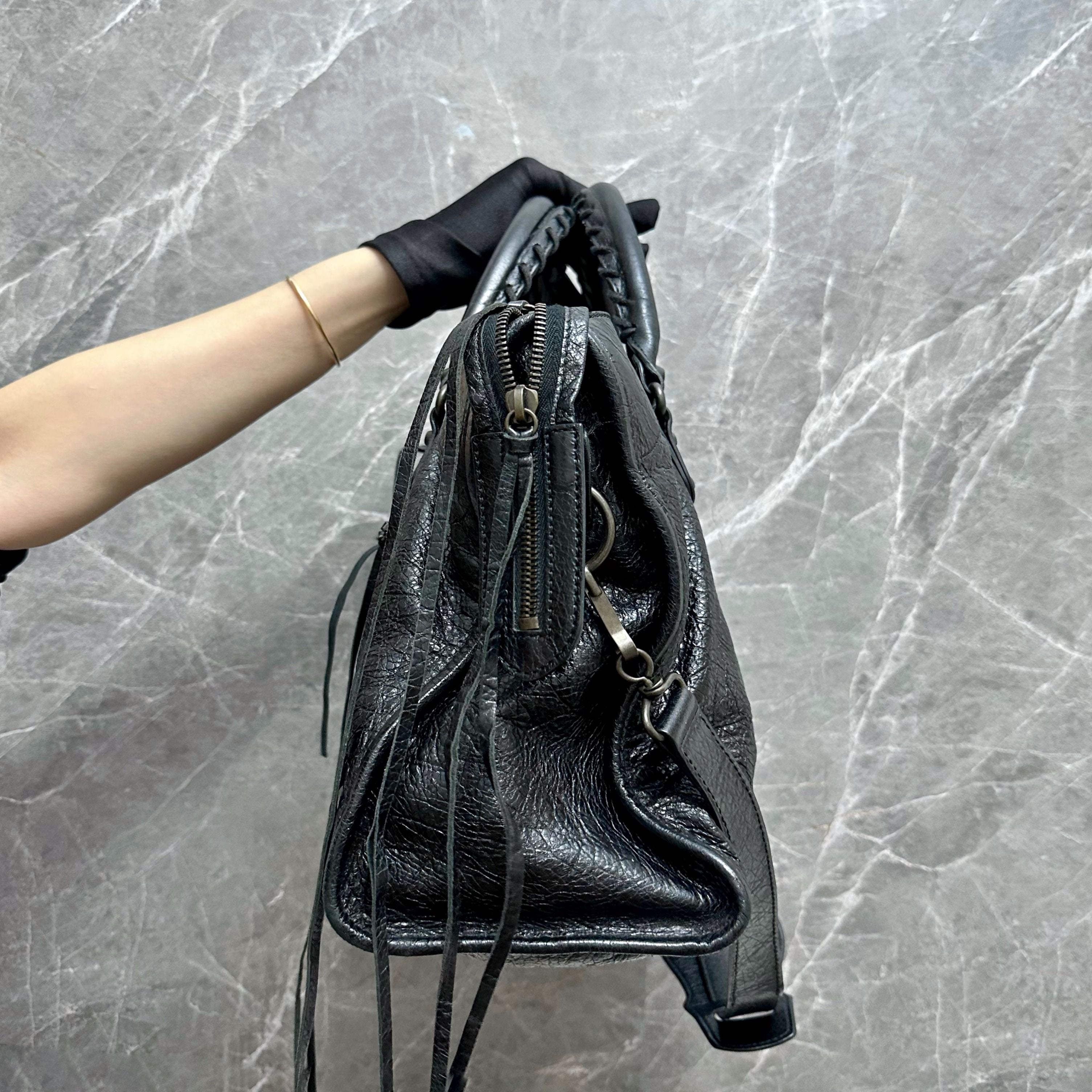 Balenciaga City Medium Shoulder Bag Black - Luxury Evermore