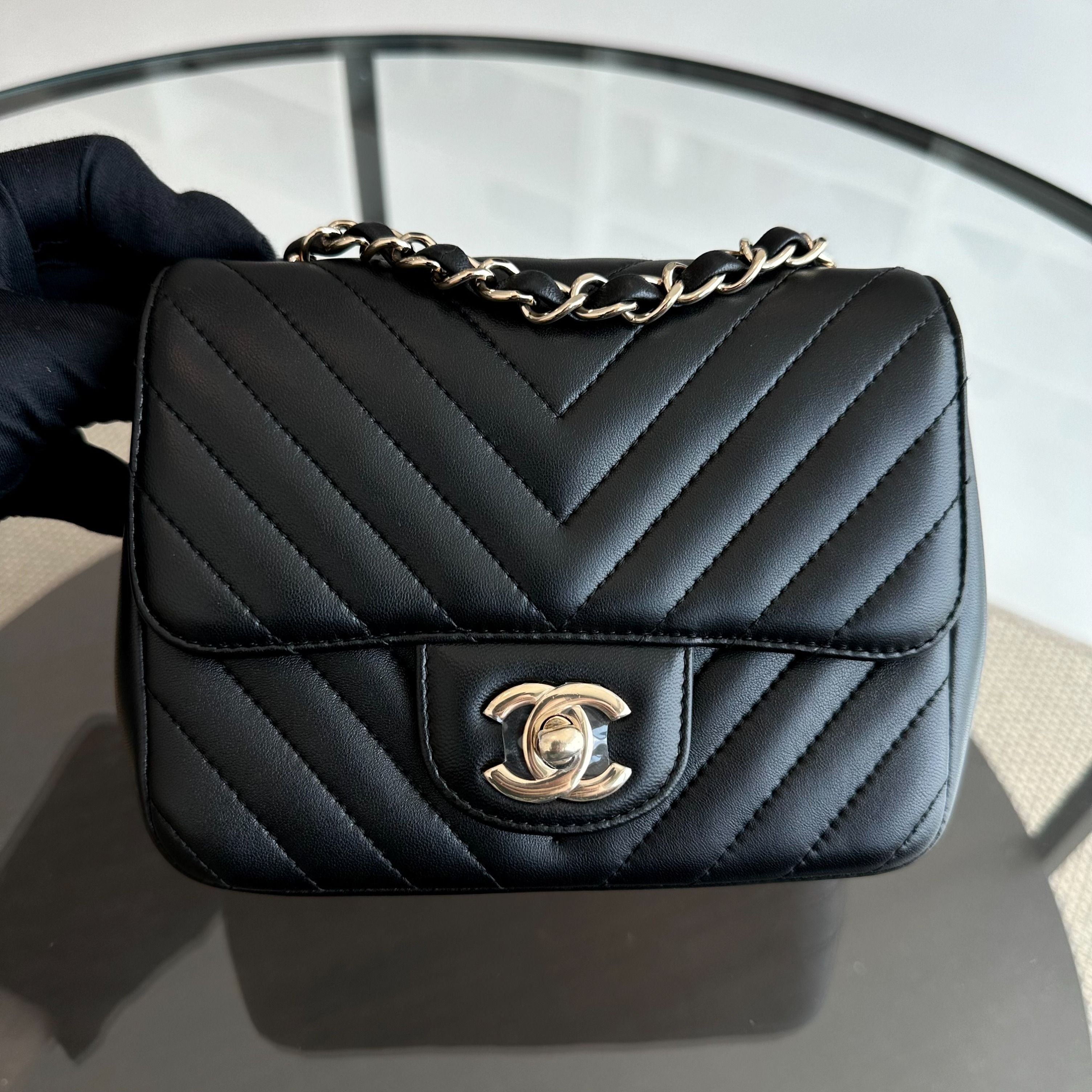 *Brand New* Chanel Mini Square Classic Flap Chevron Lambskin Black GHW No 24 - Luxury Evermore