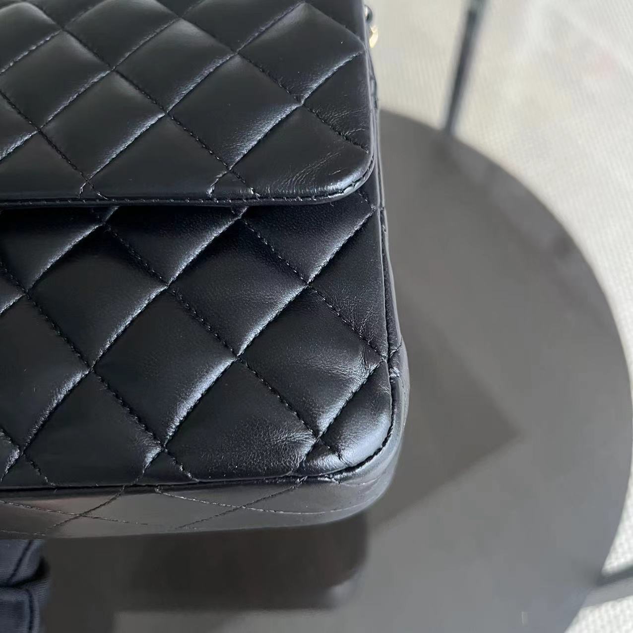 Medium Classic Flap 25CM Lambskin Quilted Black Golden Hardware Series 15