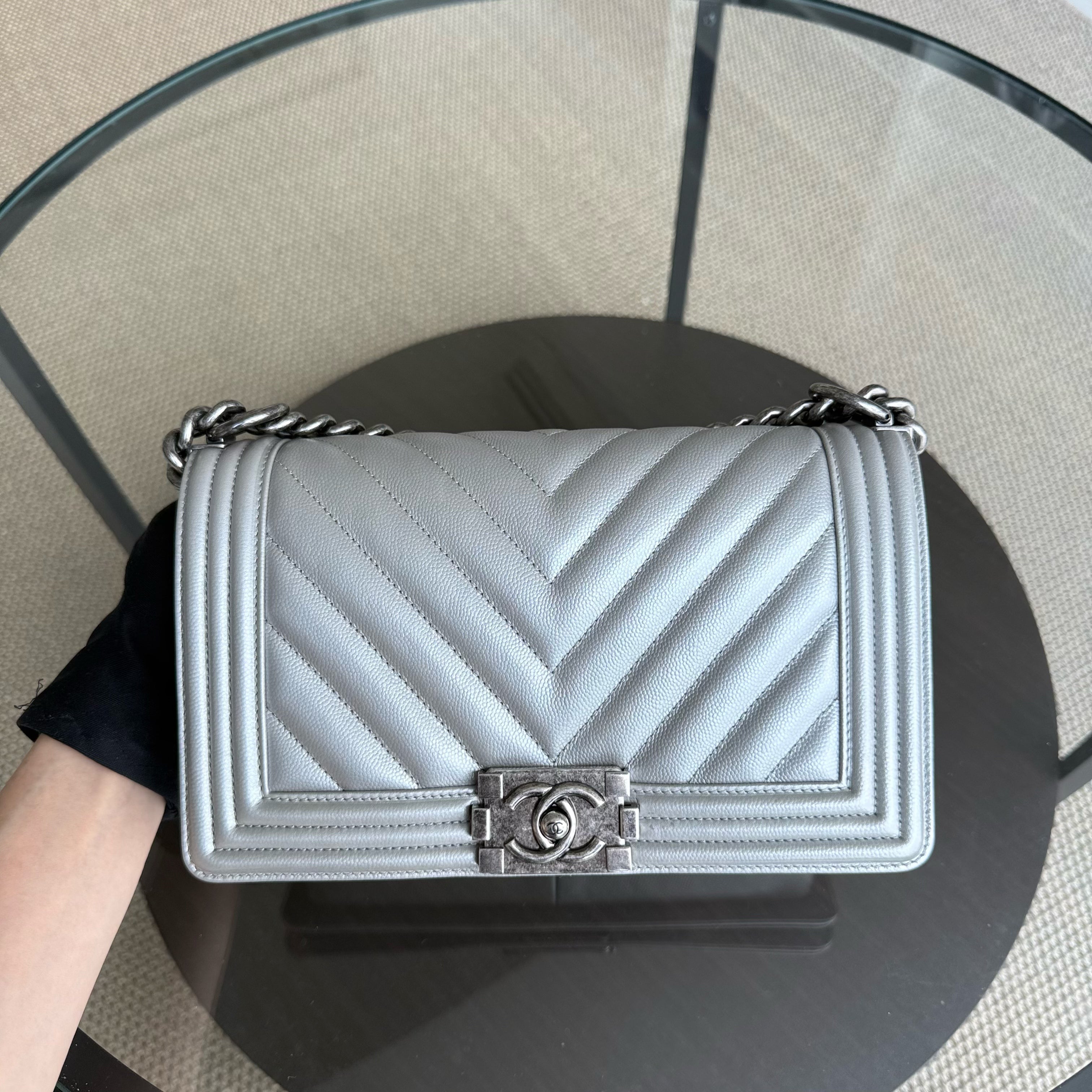 Chanel Boy Medium - Caviar 25CM Chevron Metallic Silver Ruthenium Silver Hardware Series 22