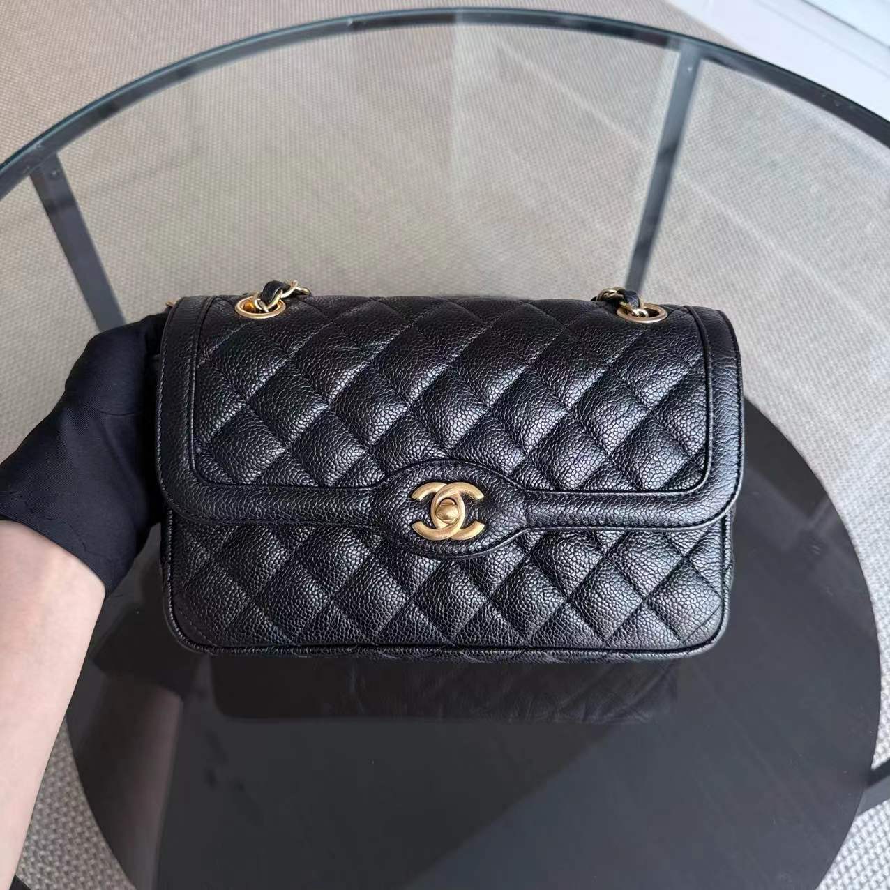 Chanel Caviar Small 23CM 16C Two-Tone Day Flap Black Golden Hardware Series 21