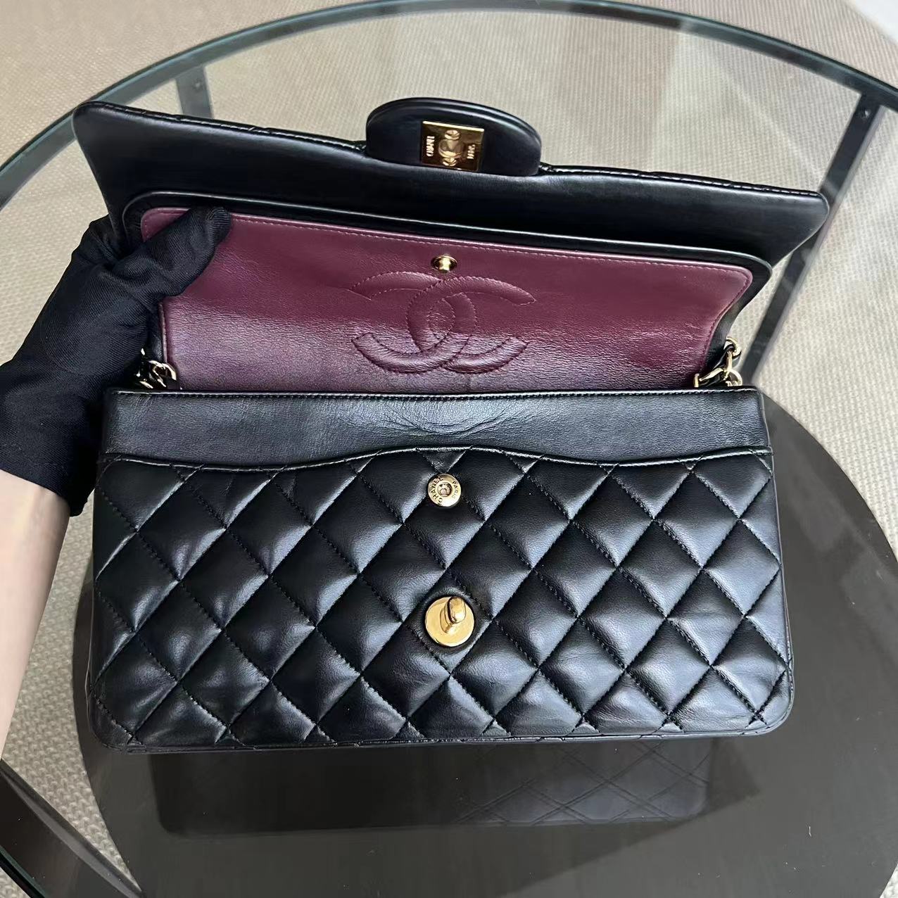 Medium Classic Flap 25CM Lambskin Quilted Black Golden Hardware Series 15