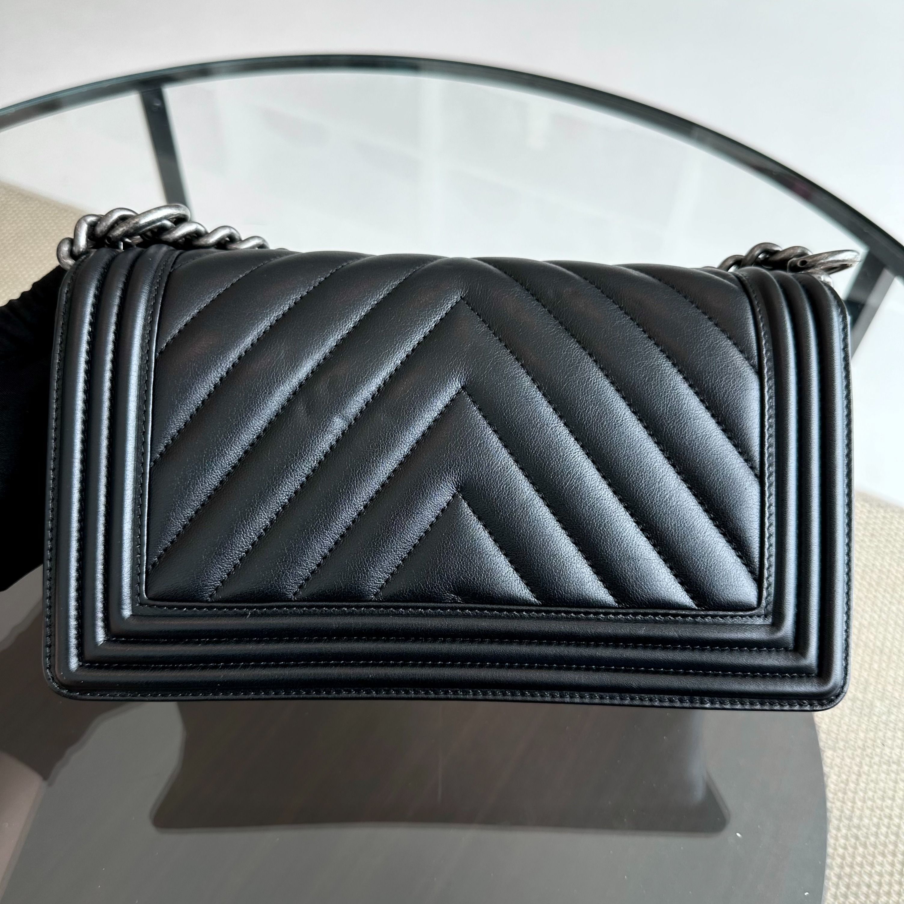 *Calfskin* Chanel Boy Old Medium 25CM Chevron Calfskin Leboy Black RSHW No 20 - Luxury Evermore