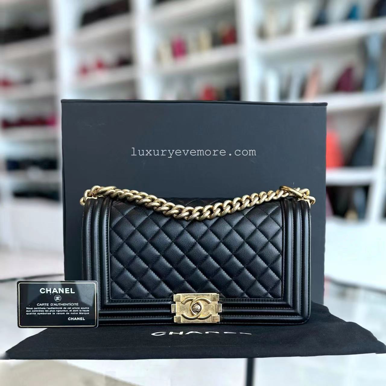 *Calfskin* Chanel Boy Old Medium 25CM Quilted Calfskin Black Leboy Golden Hardware Series 20 - Luxury Evermore