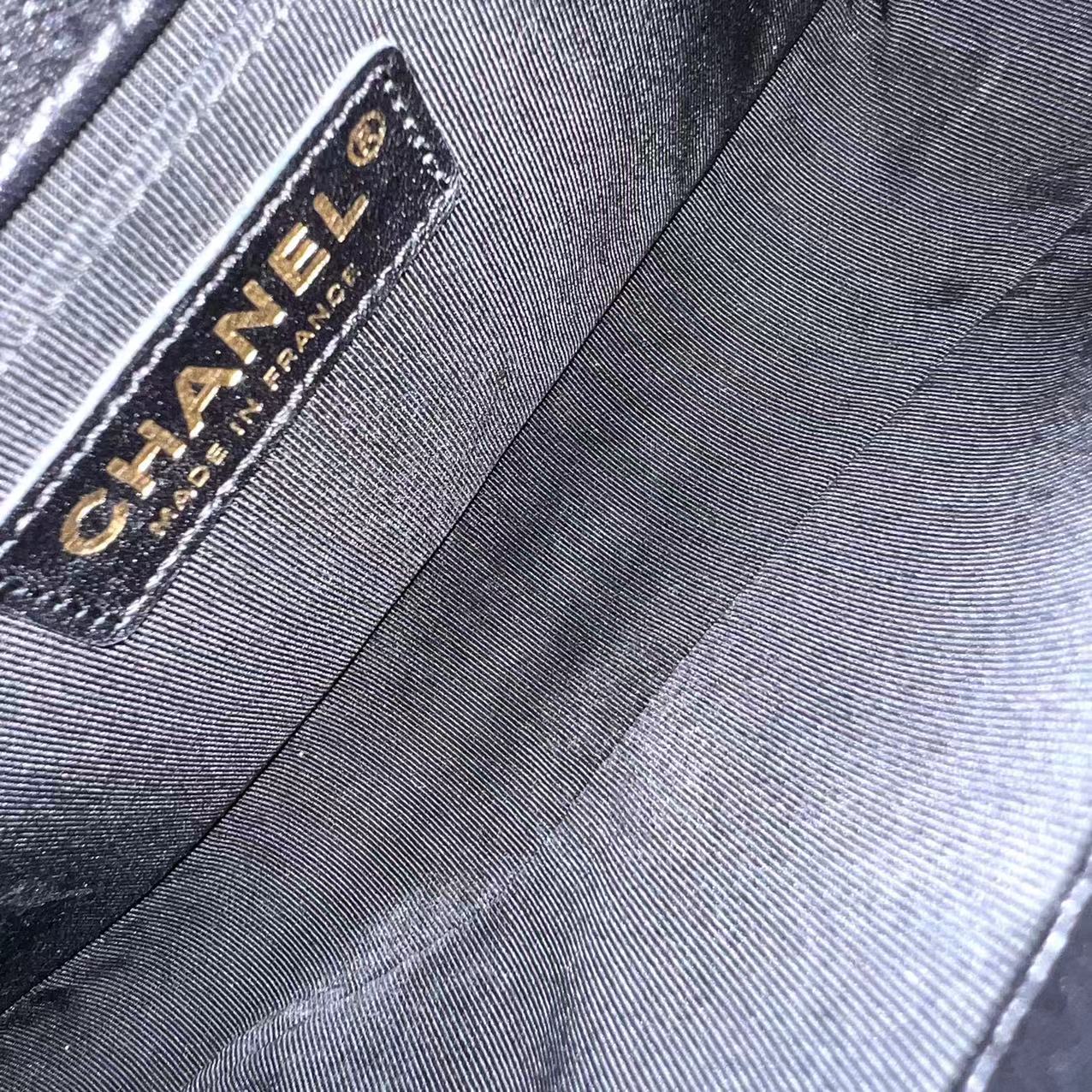 *Calfskin* Chanel Boy Old Medium 25CM Quilted Calfskin Black Leboy Golden Hardware Series 20 - Luxury Evermore