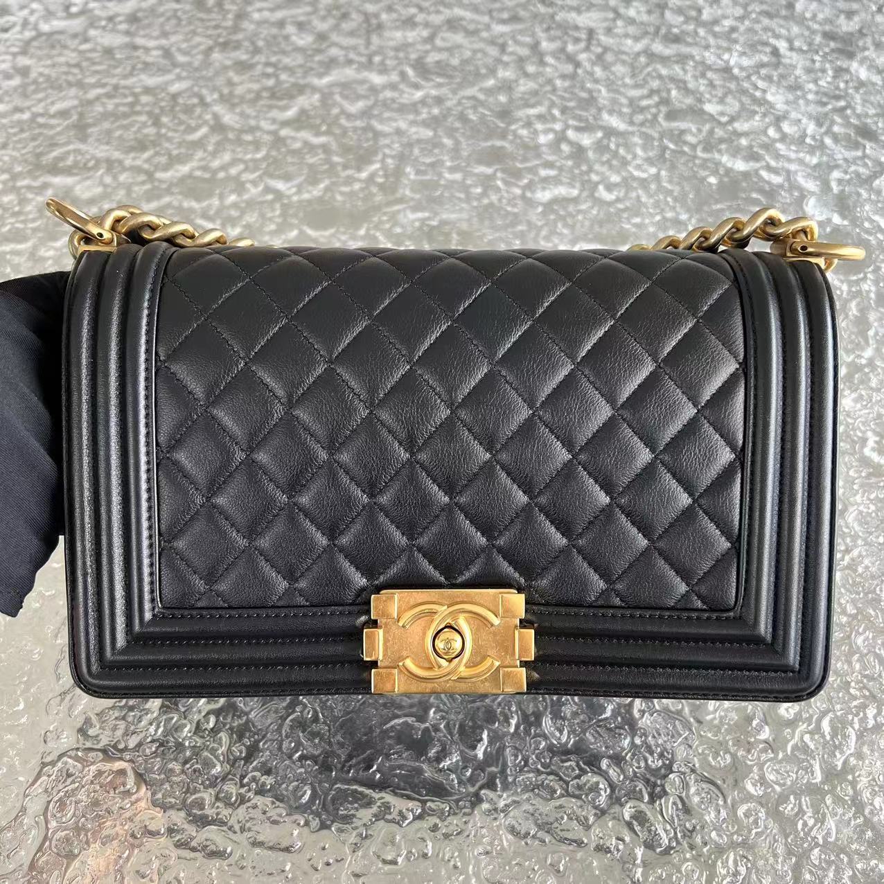 *Calfskin* Chanel Boy Old Medium 25CM Quilted Calfskin Black Leboy Golden Hardware Series 20 - Luxury Evermore