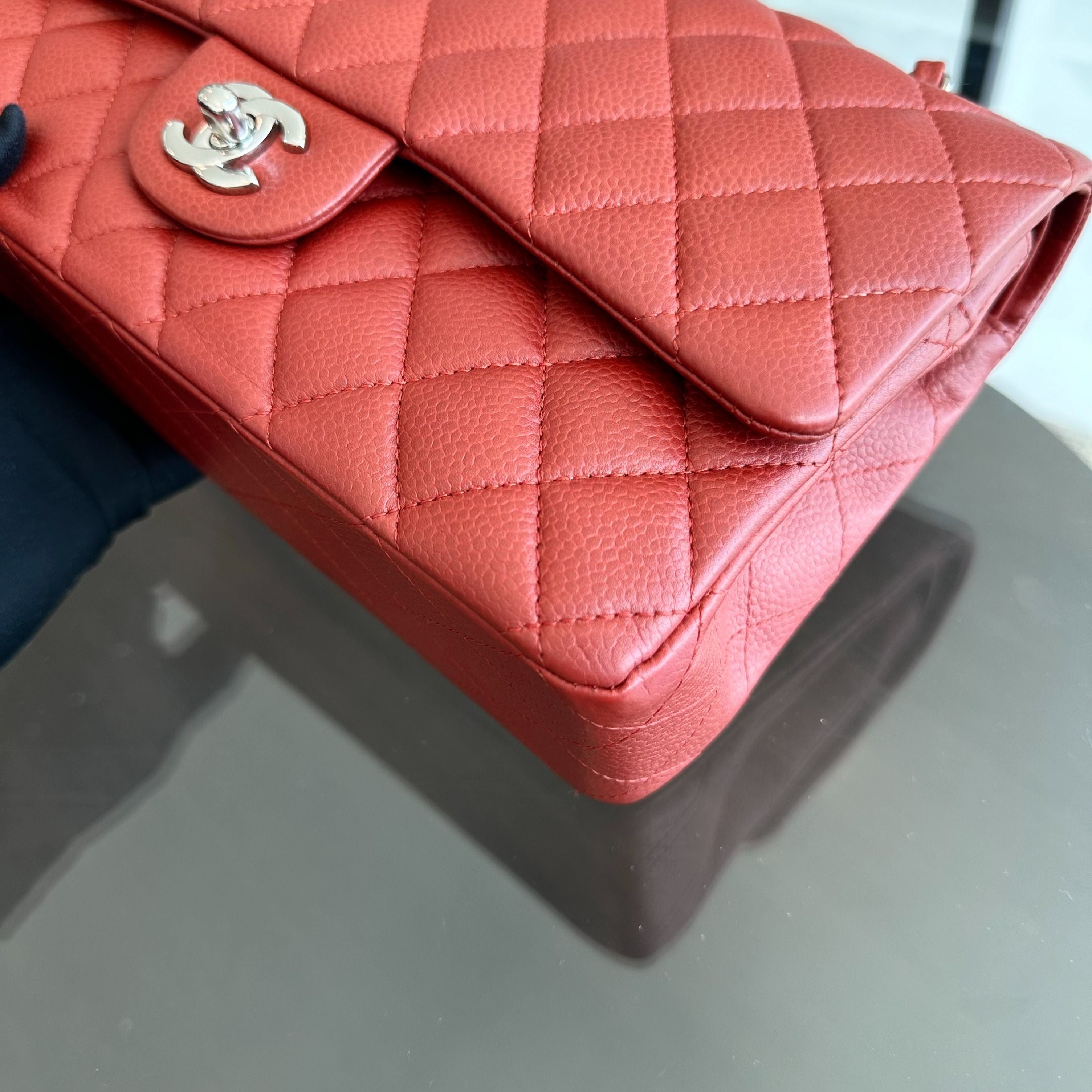 *Caviar* Chanel Caviar Medium Classic Flap 25CM Quilted Red SHW No 14 - Luxury Evermore