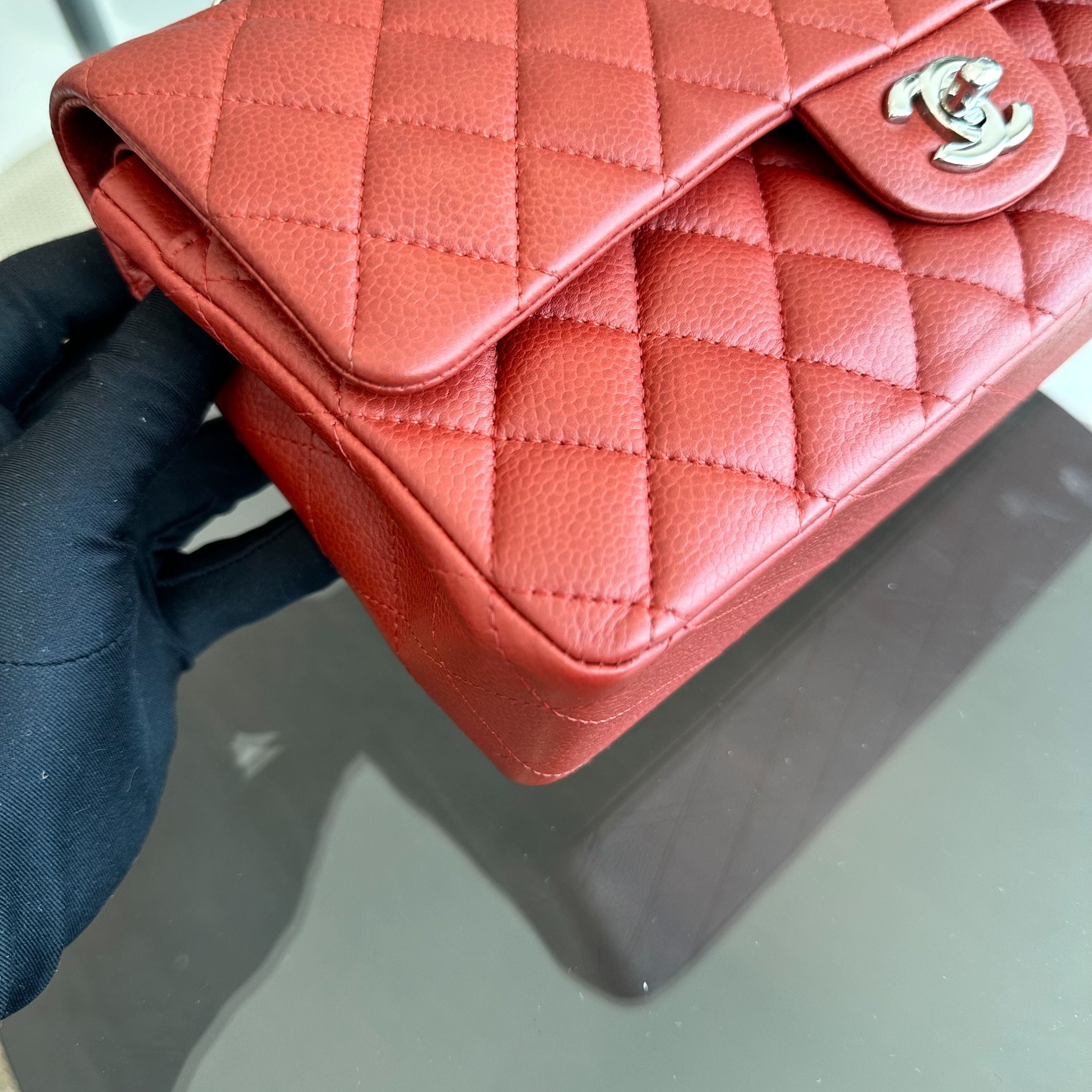 *Caviar* Chanel Caviar Medium Classic Flap 25CM Quilted Red SHW No 14 - Luxury Evermore