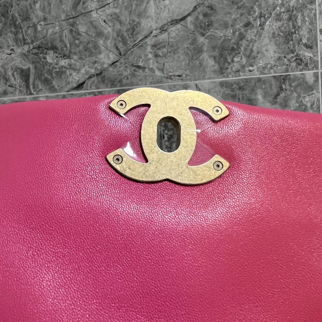 Chanel 19 Small Lambskin Pink GHW No 30 - Luxury Evermore