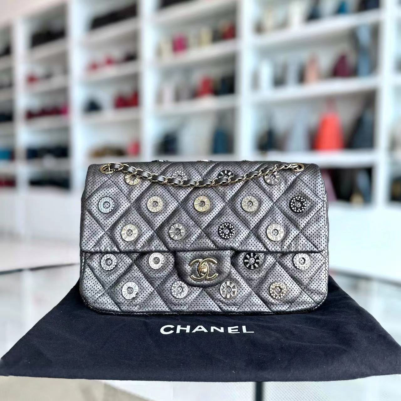 Chanel 2015 Cruise Paris-Dubai Seasonal Flap Perforated Metallic Grey Golden Hardware Series 20 - Luxury Evermore