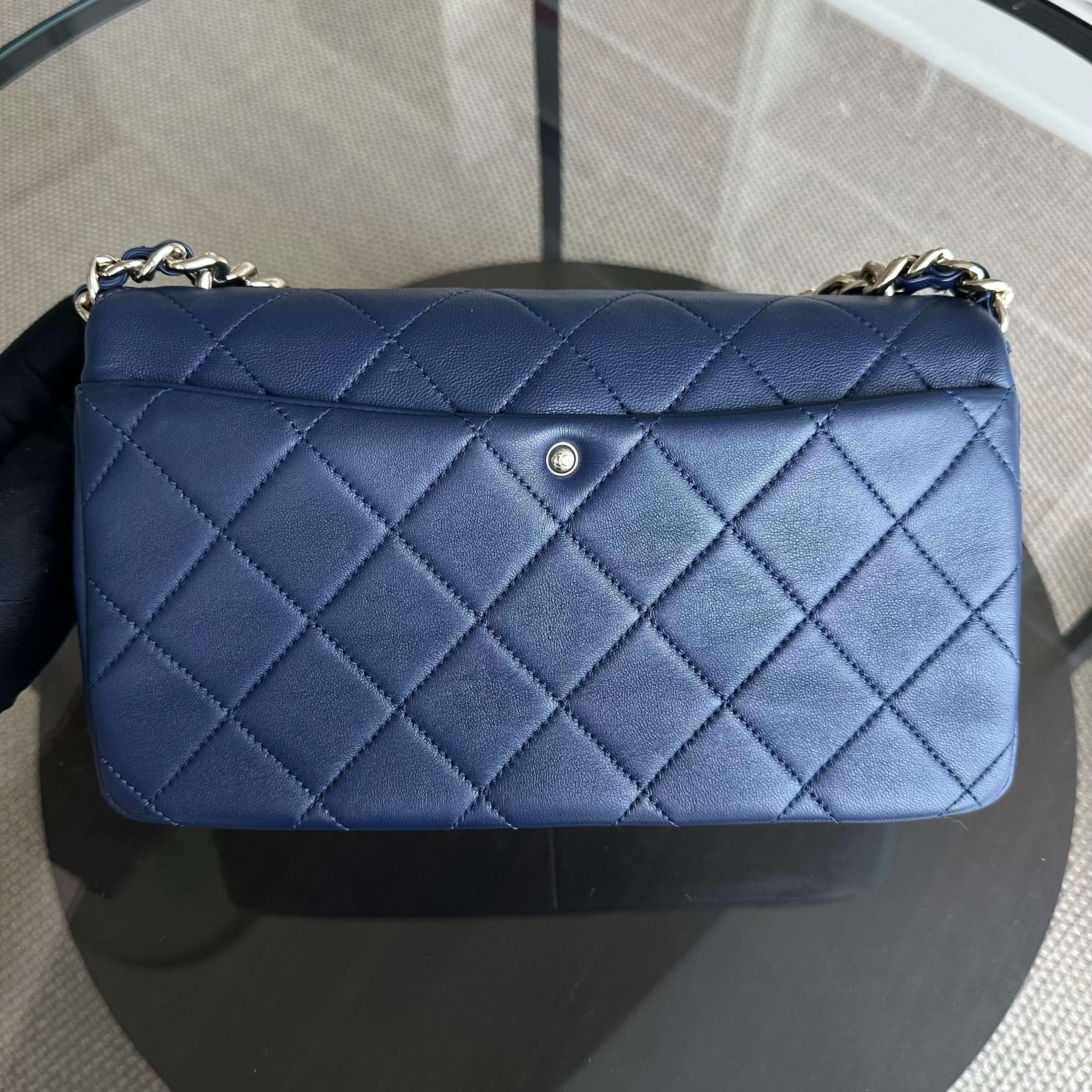 Chanel 2020 Elegant Resin Chain Classic Flap Quilted Lambskin Dark Blue GHW No 29 - Luxury Evermore