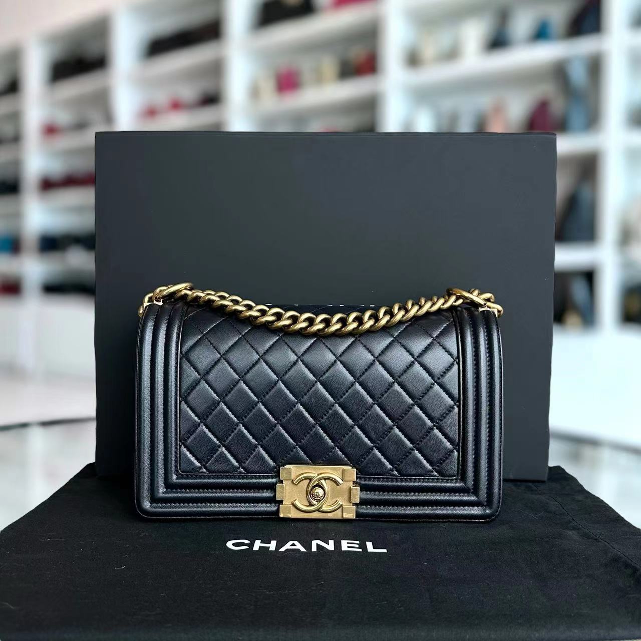 Chanel Black Boy Old Medium 25CM Quilted Lambskin Iridescent Leboy Black GHW No 20 - Luxury Evermore