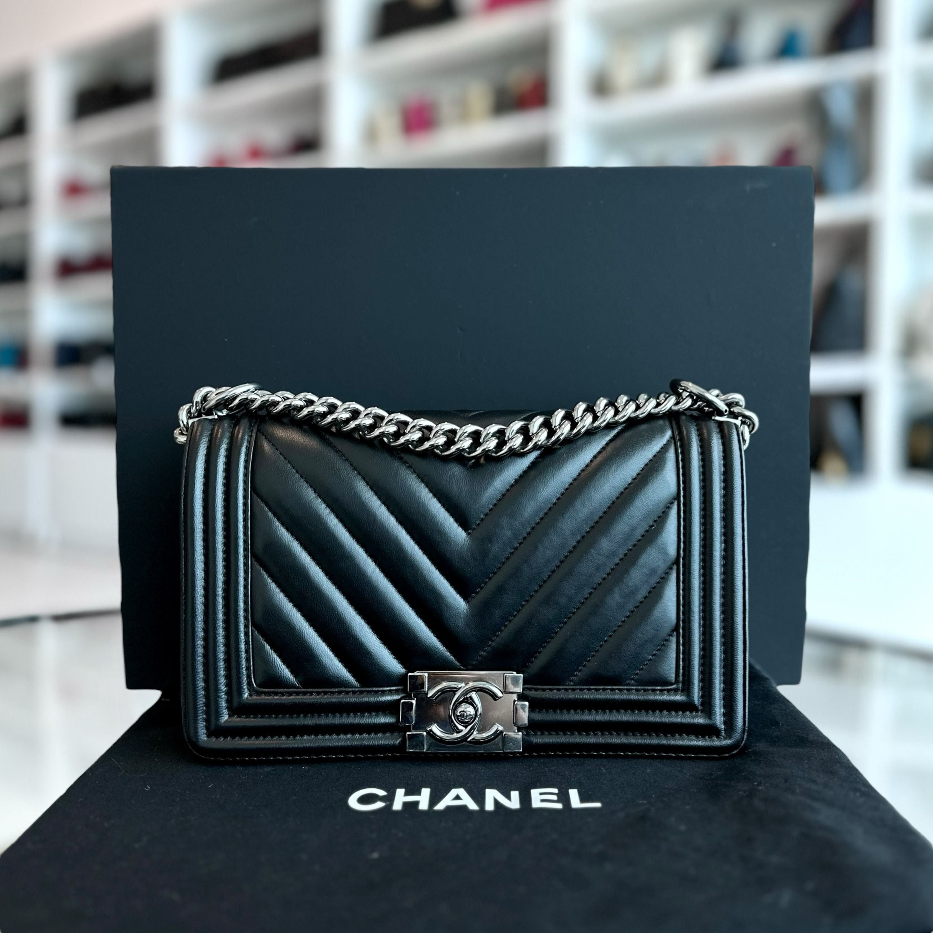 Chanel Boy Chevron Old Medium 25CM Lambskin Leboy Black SHW No 26 - Luxury Evermore