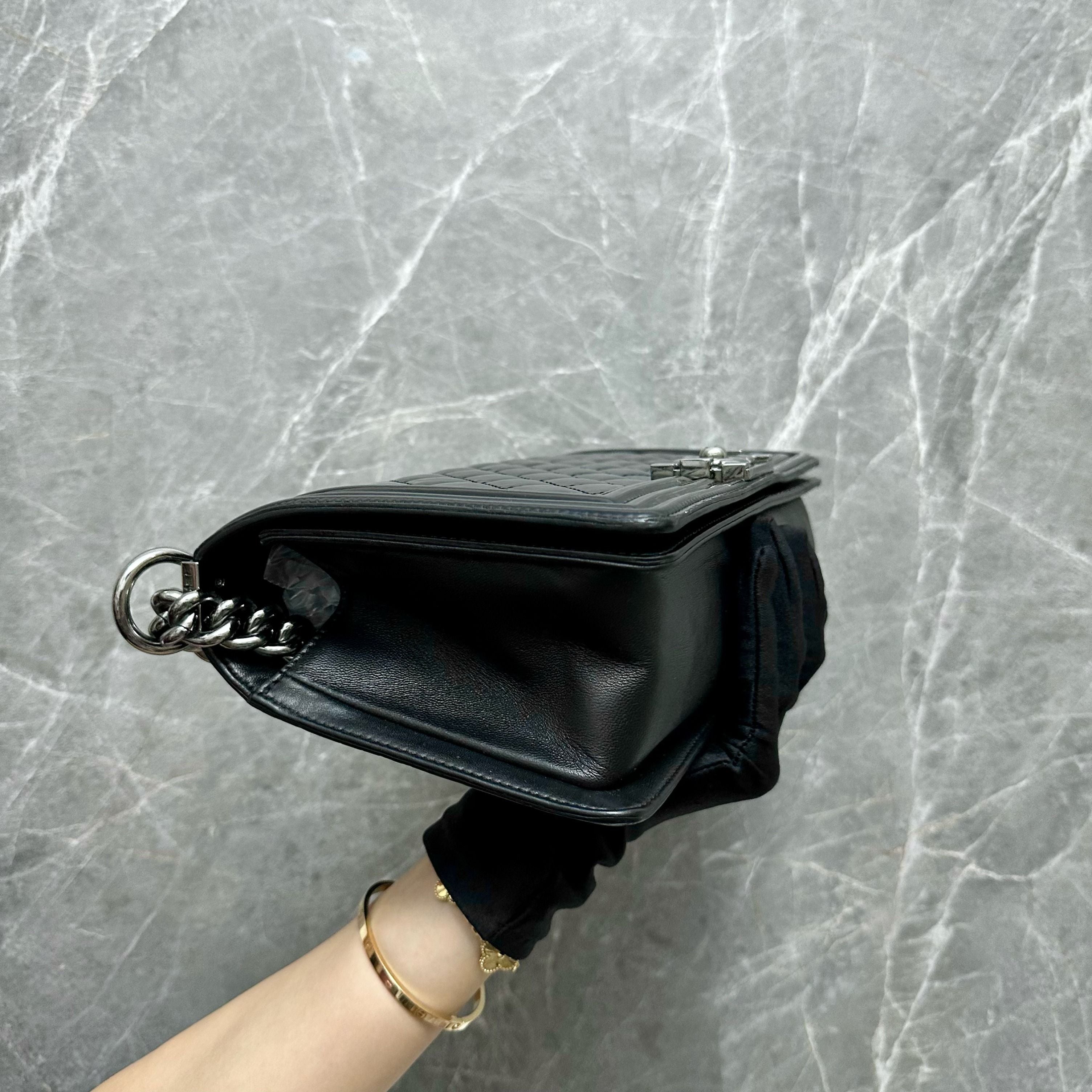 Chanel Boy Medium Patent Leather Black 25CM SHW No 19 - Luxury Evermore