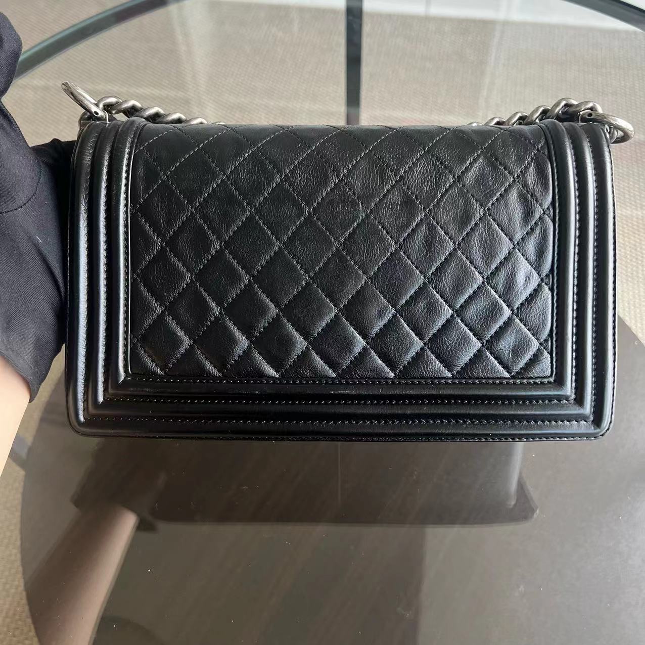 Chanel Boy Old Medium 25CM Quilted Calfskin Black Leboy Silver Hardware Series 17 - Luxury Evermore