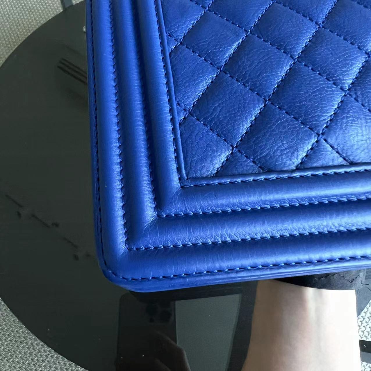 Chanel Boy Old Medium 25CM Quilted Calfskin Blue Leboy Silver Hardware Series 18 - Luxury Evermore