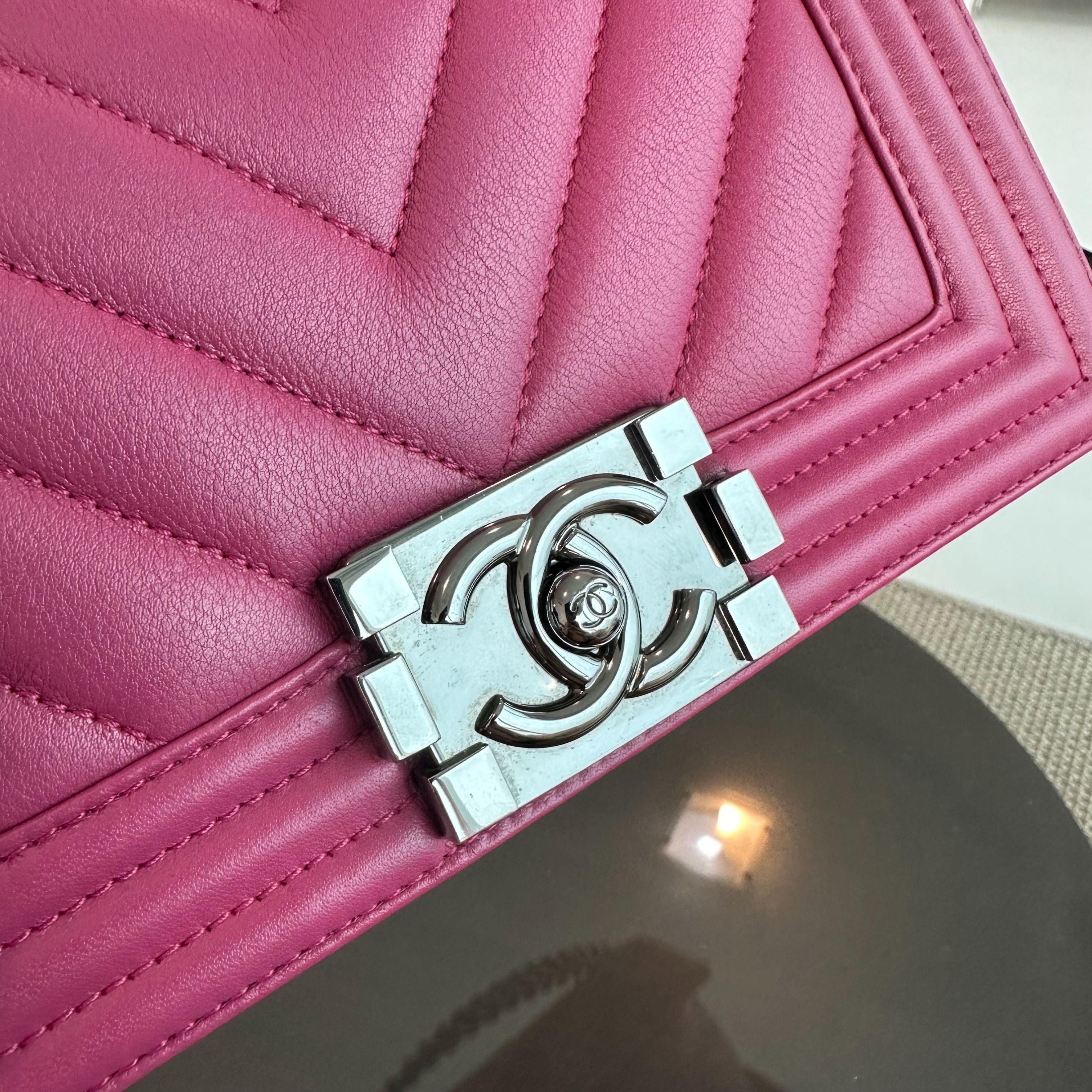 Chanel Boy Small Calfskin Chevron Pink SHW No 26 - Luxury Evermore