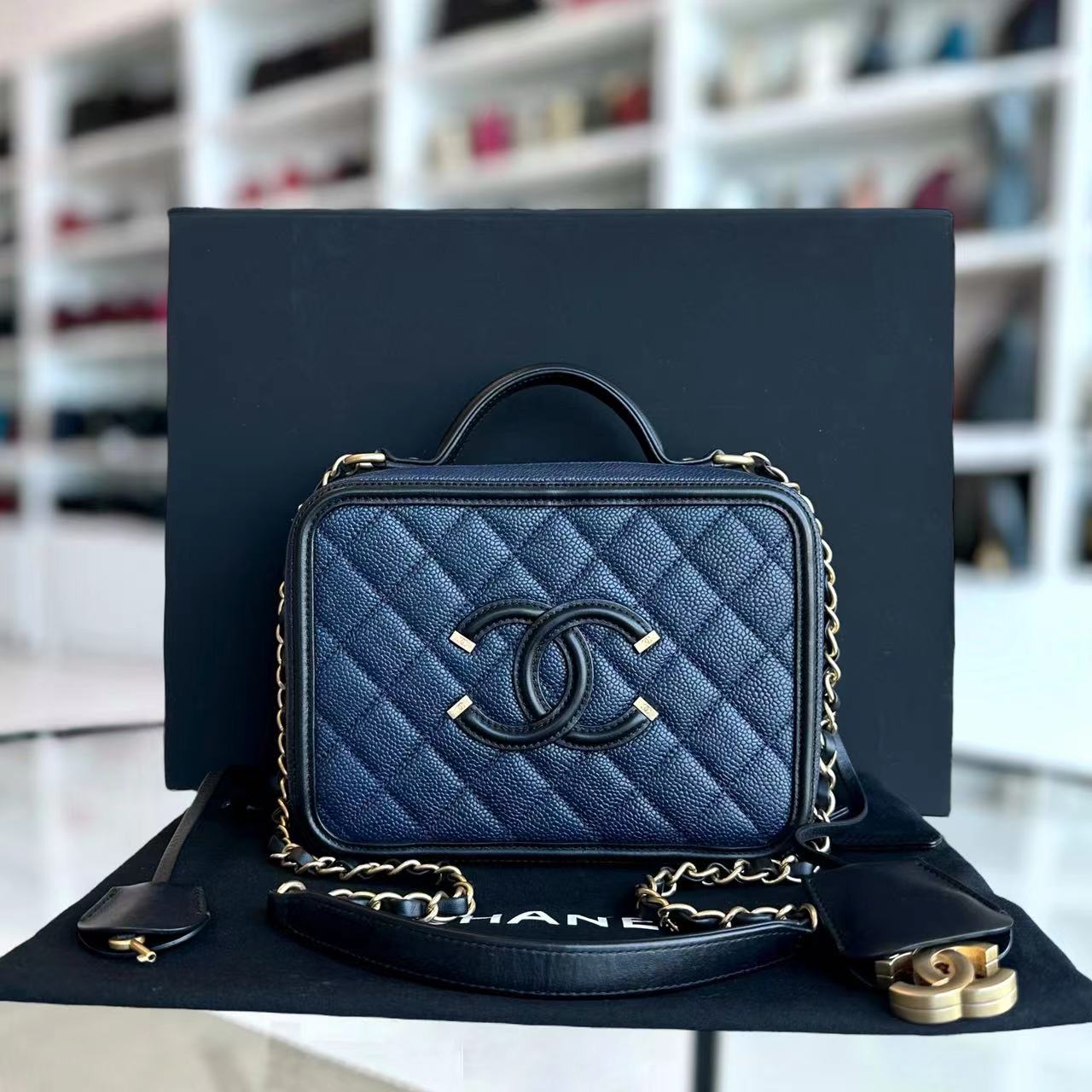 Chanel Caviar Medium filigree Vanity Case Quilted Grained Calfskin Dark Blue Golden Hardware Series 24 - Luxury Evermore