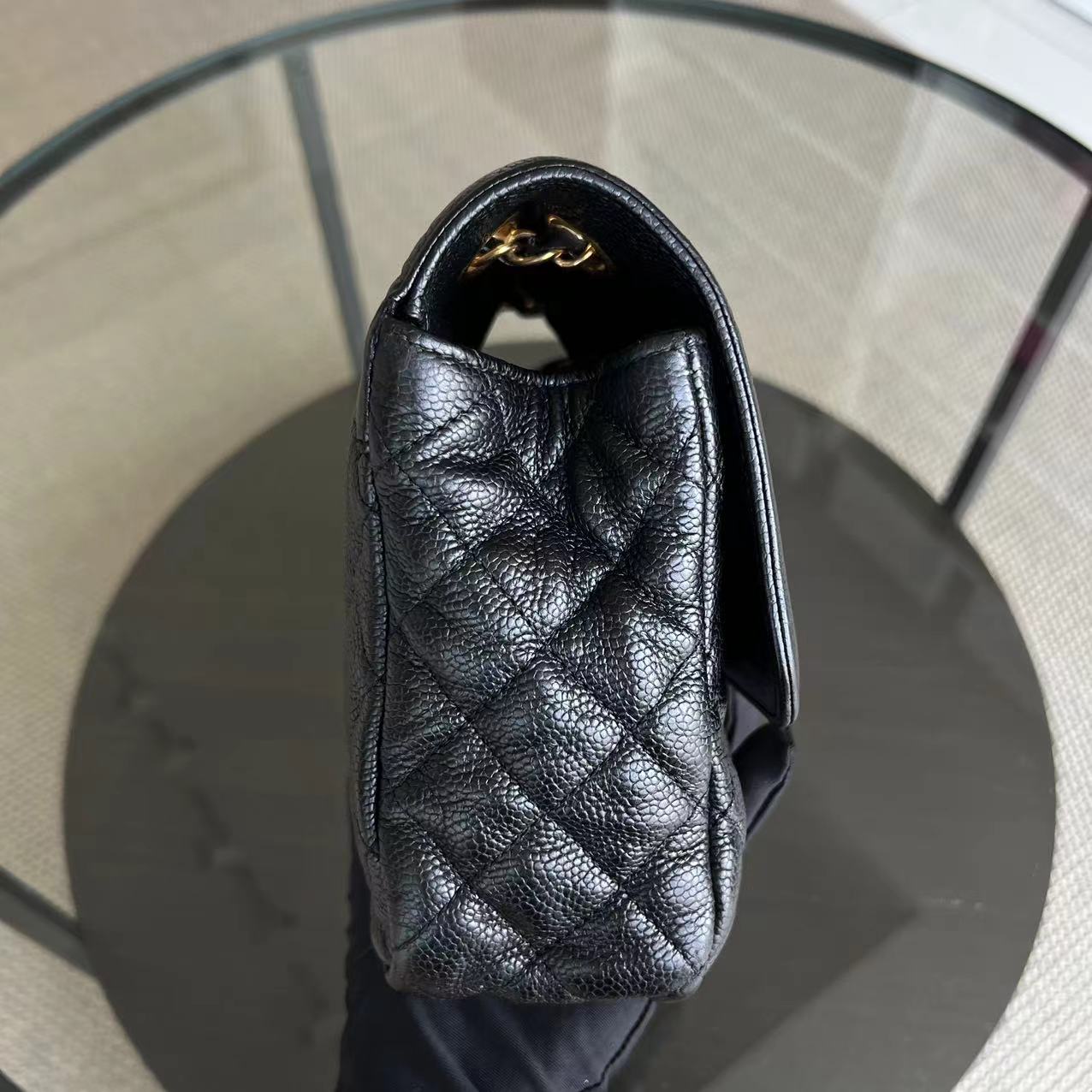 Chanel Caviar Seasonal Flap Two Tone Quilted Grained Calfskin Golden Hardware Series 21 - Luxury Evermore