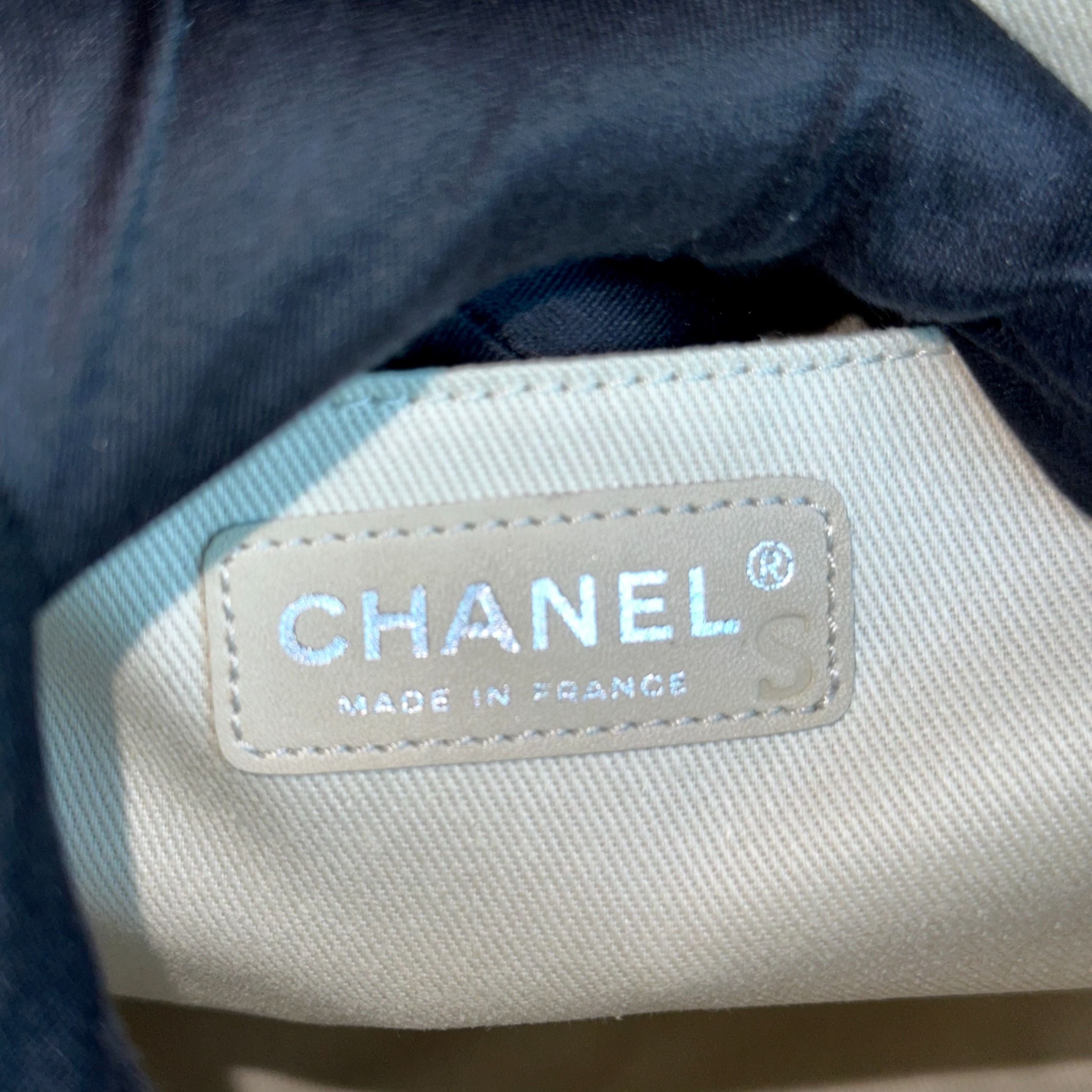 Chanel Caviar Seasonal Jumbo Timeless Double CC Flap Calfskin Green No 15 - Luxury Evermore