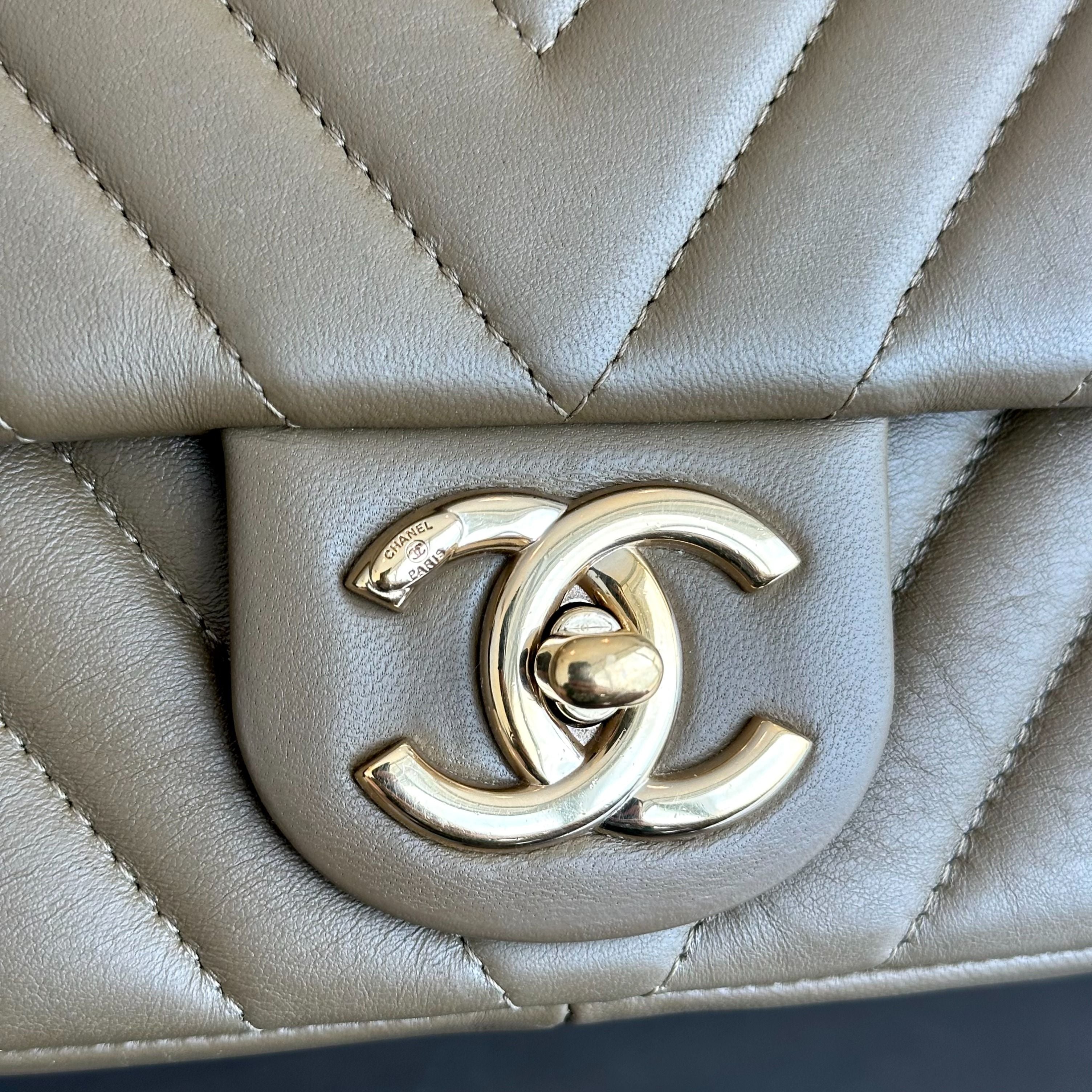 Chanel Chevron Classic Seasonal Flap Lambskin Olive GHW No 20 - Luxury Evermore