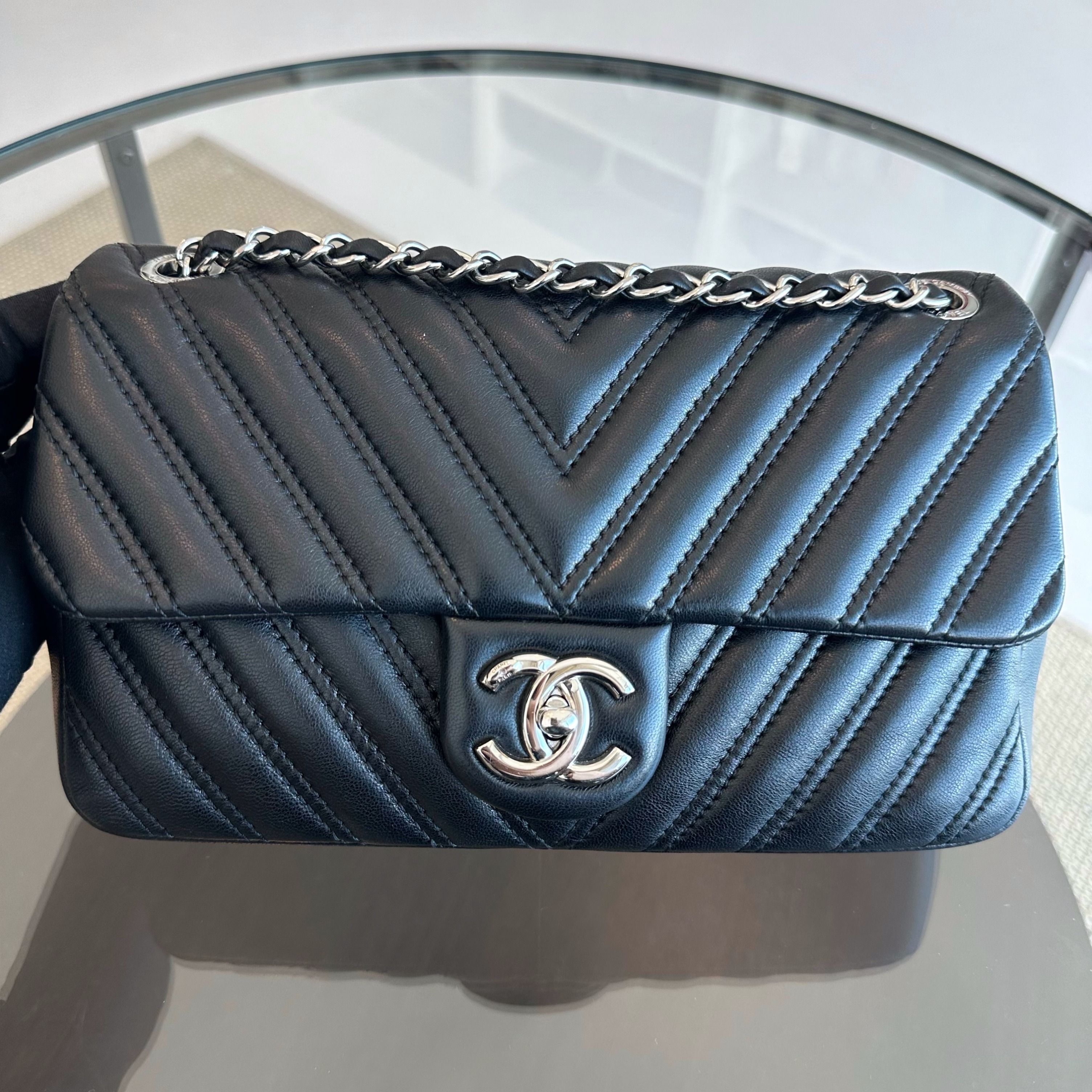 Chanel Chevron Medium 26CM Classic Seasonal Flap Lambskin Black SHW No 20 - Luxury Evermore