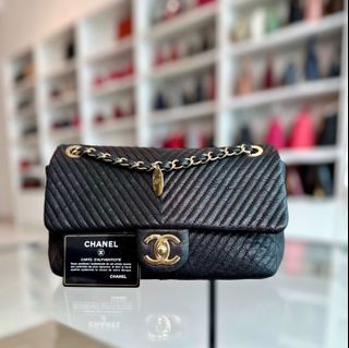 Chanel Chevron Surpique CC Herringbone Medallion Flap Goatskin Black GHW No 21 - Luxury Evermore