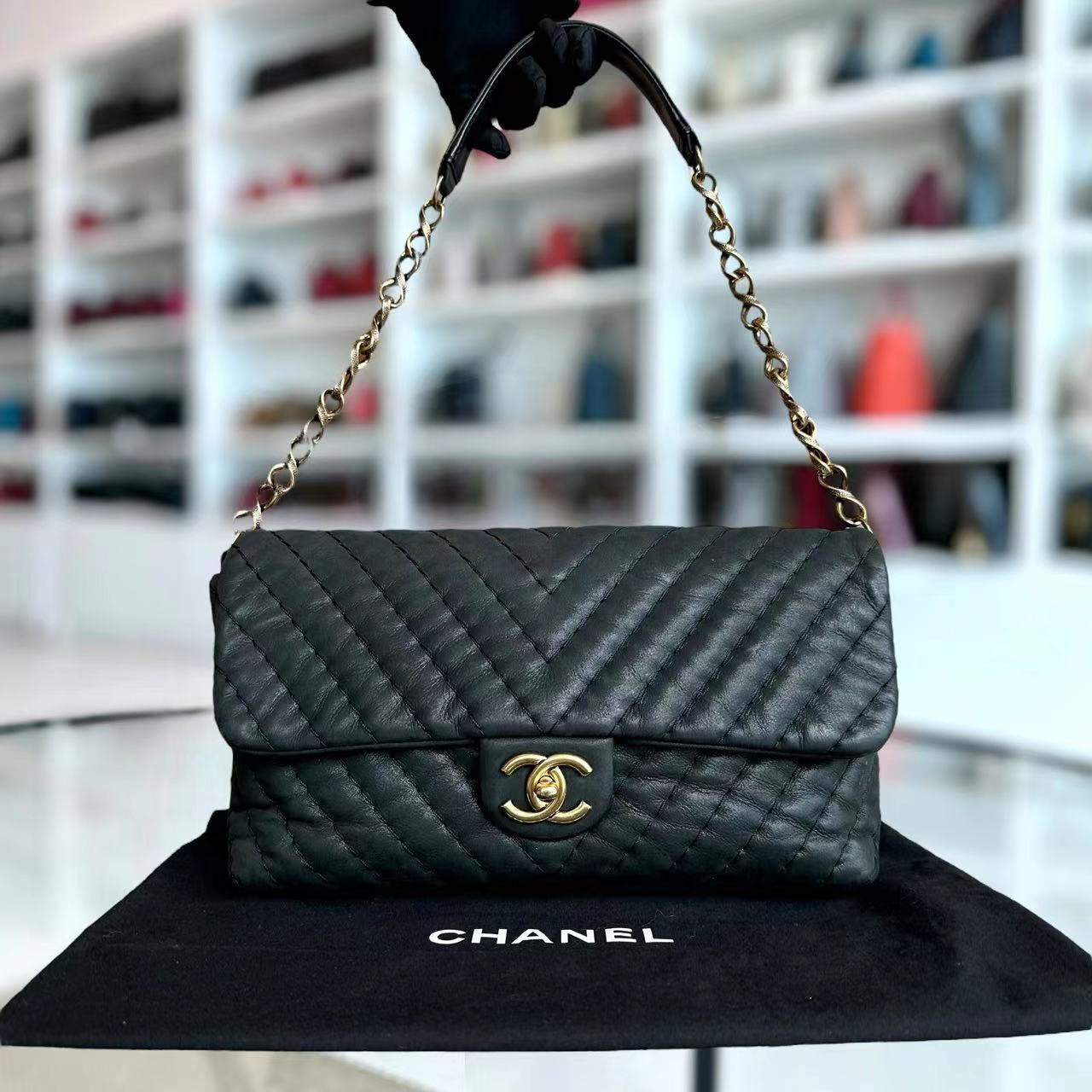 Chanel Chevron V-Stich Seasonal Classic Flap Black GHW NO 14 - Luxury Evermore