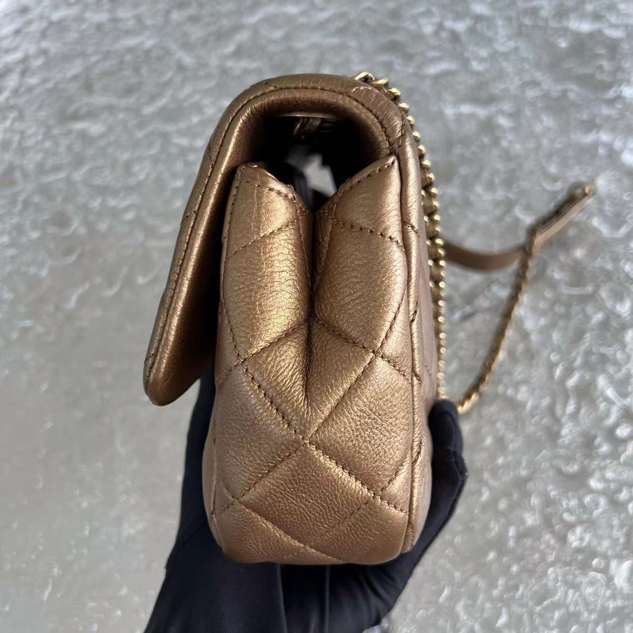 Chanel Classic Flap Seasonal Flap Medium 25CM Quilted Calfskin Bronze Golden Hardware Series 21 - Luxury Evermore